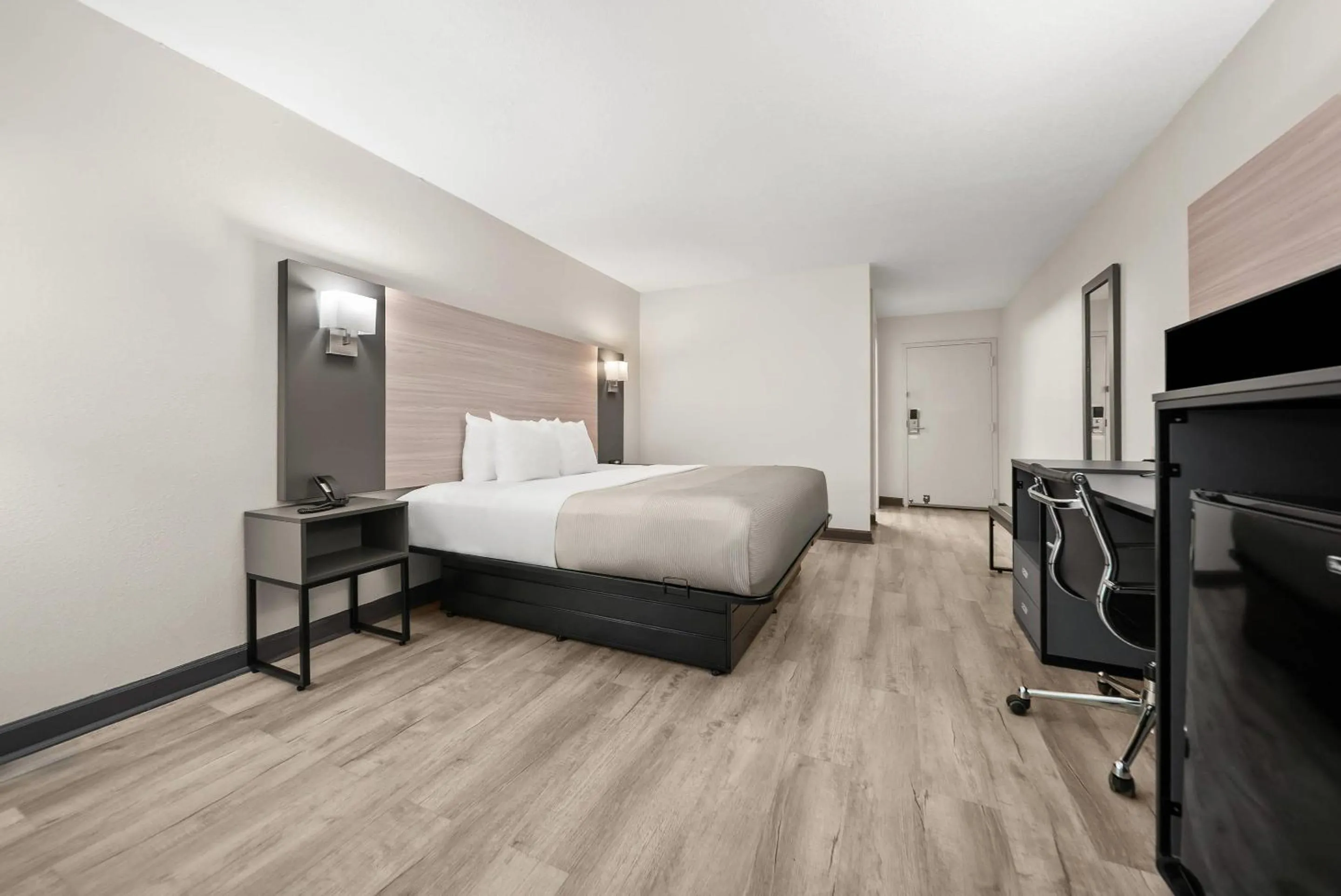 Bedroom, Bed in Quality Inn Auburn Campus Area I-85