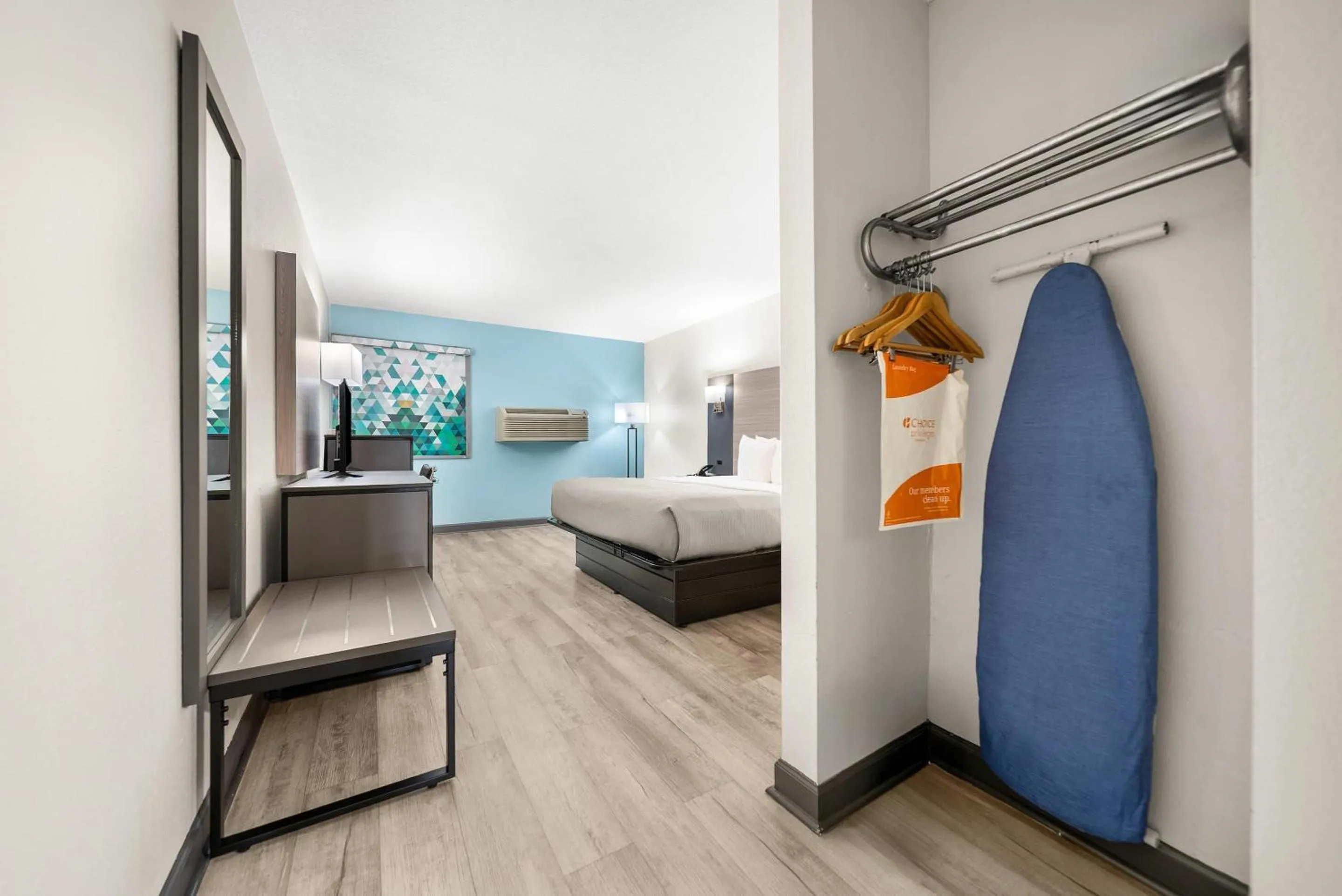 Bedroom, Bed in Quality Inn Auburn Campus Area I-85