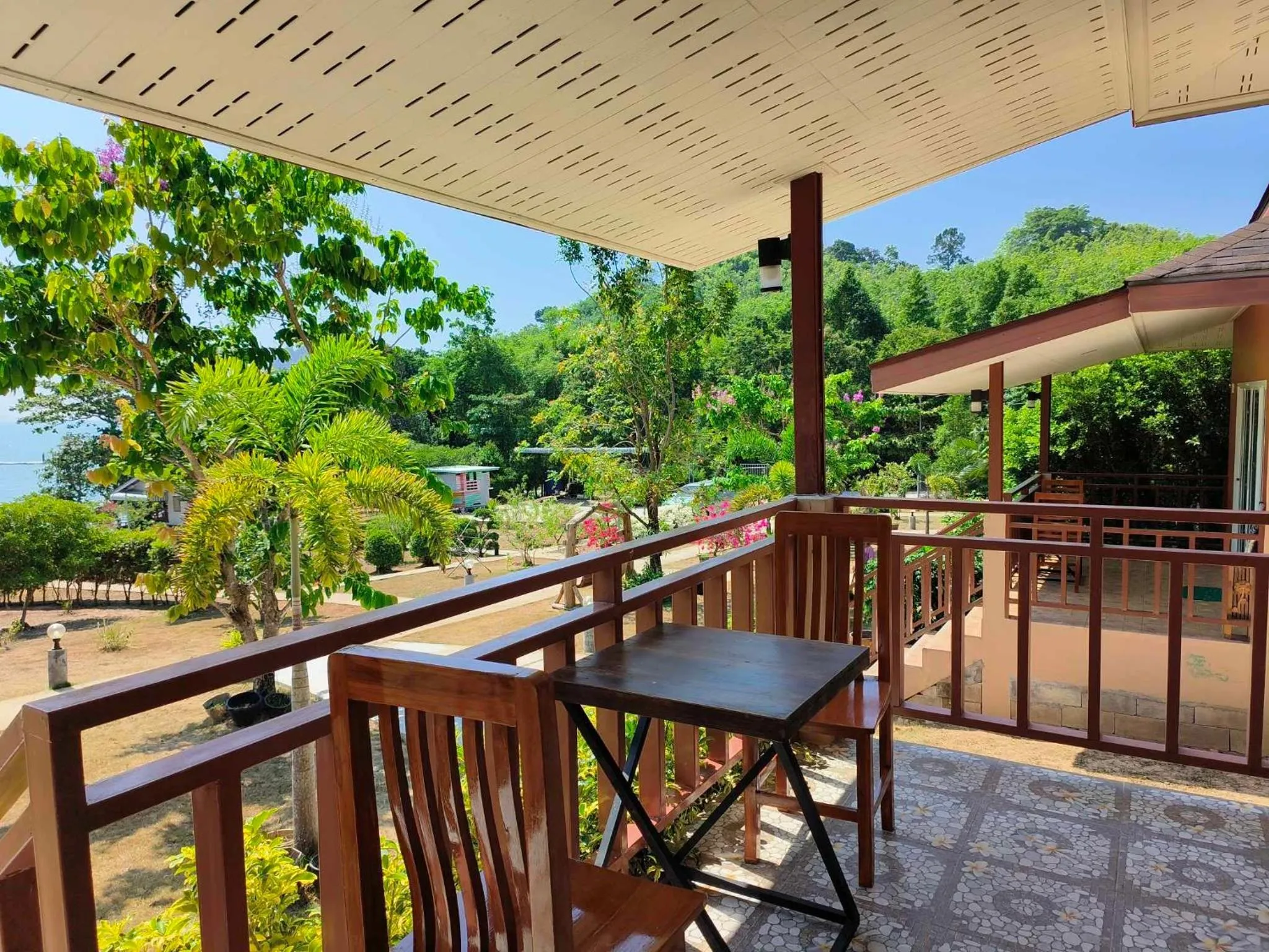 Sunrise Beach Kohyao Resort