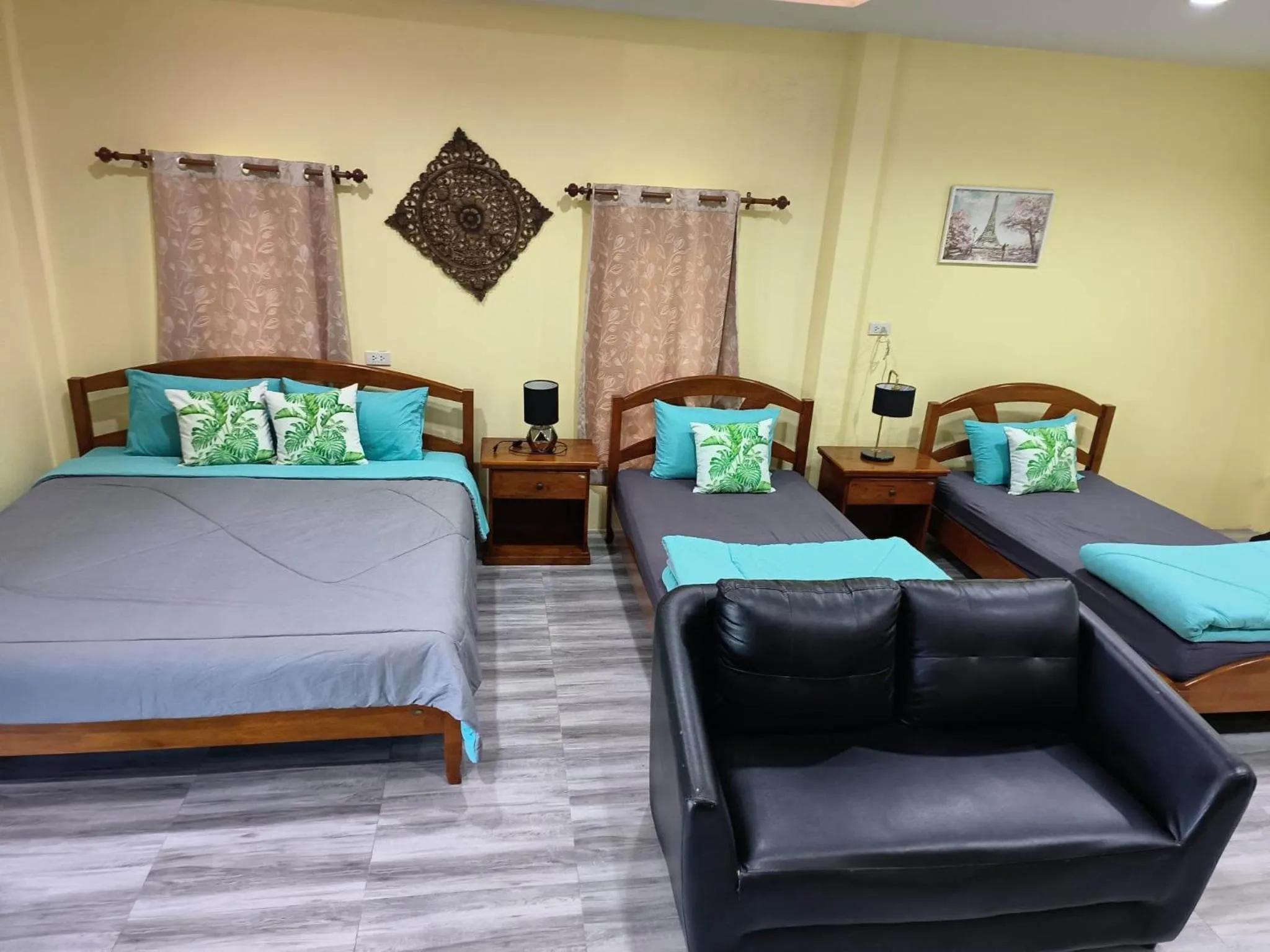 Bed in Sunrise Beach Kohyao Resort