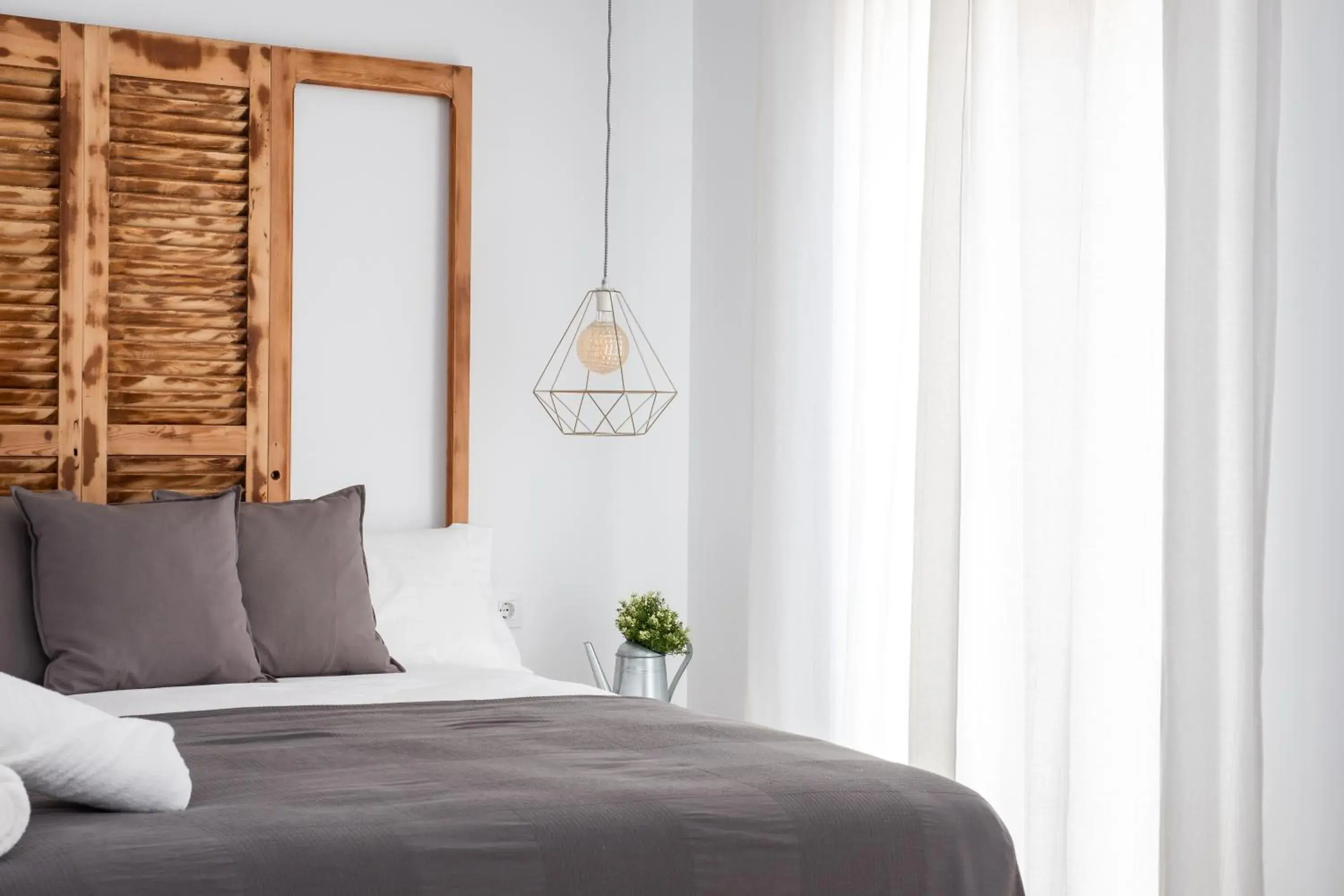 GOMEZ ROOMS GOMEZ ROOMS