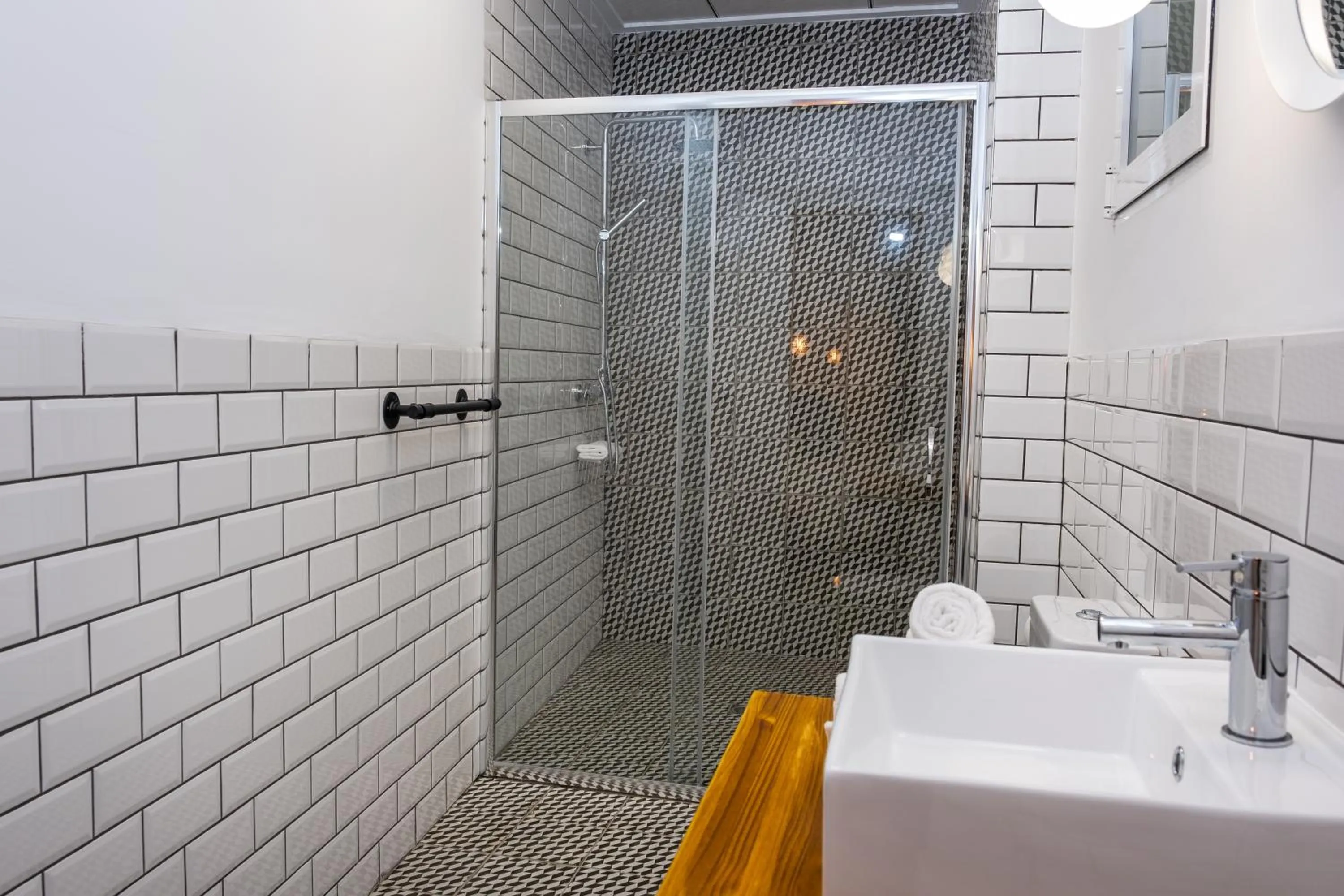 Bathroom in GOMEZ ROOMS