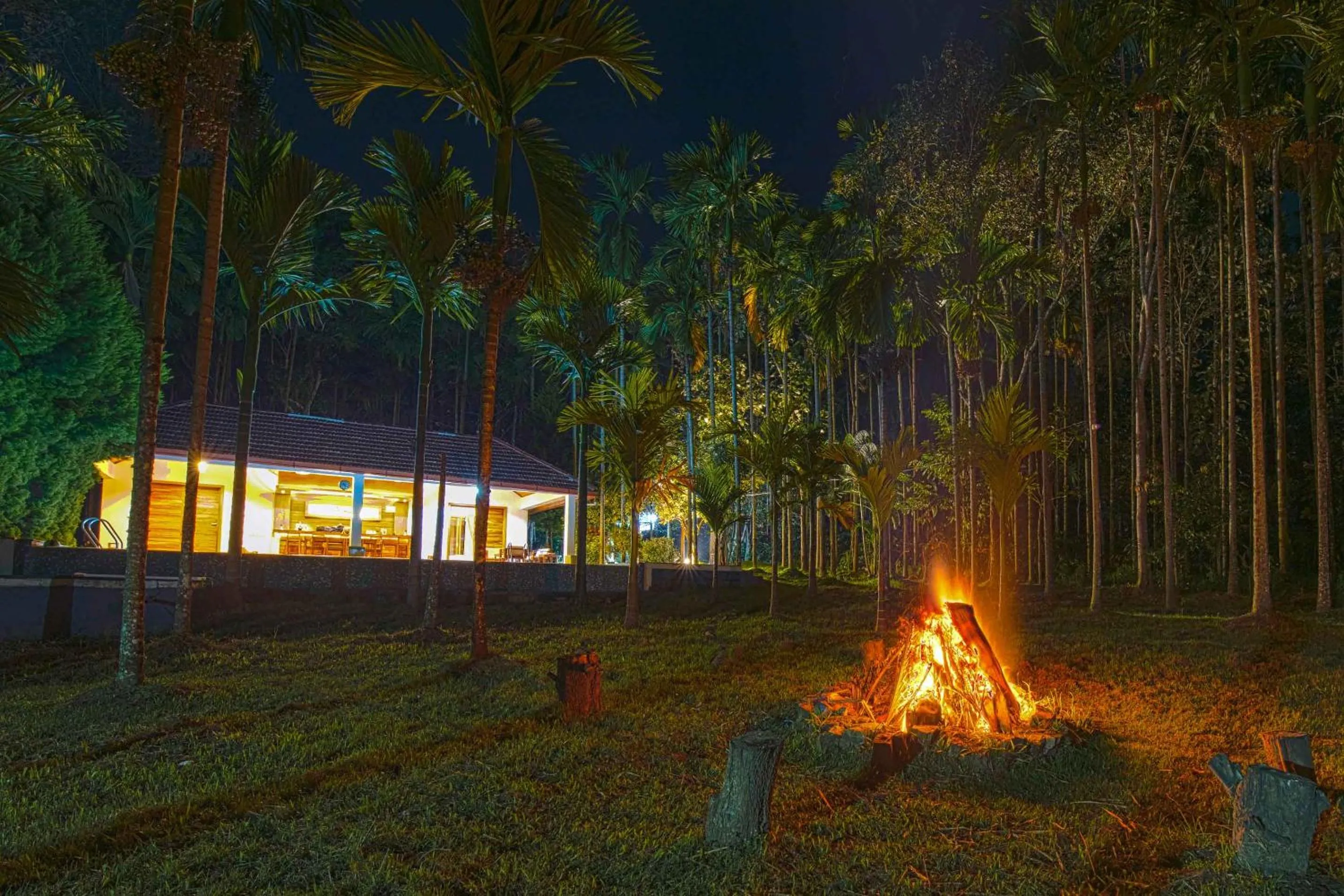 StayVista at Tall Silver with Infinity Pool & Breakfast -2BR