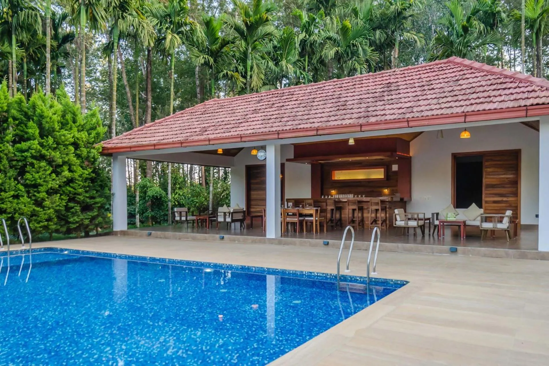 Swimming pool in StayVista at Tall Silver with Infinity Pool & Breakfast -2BR
