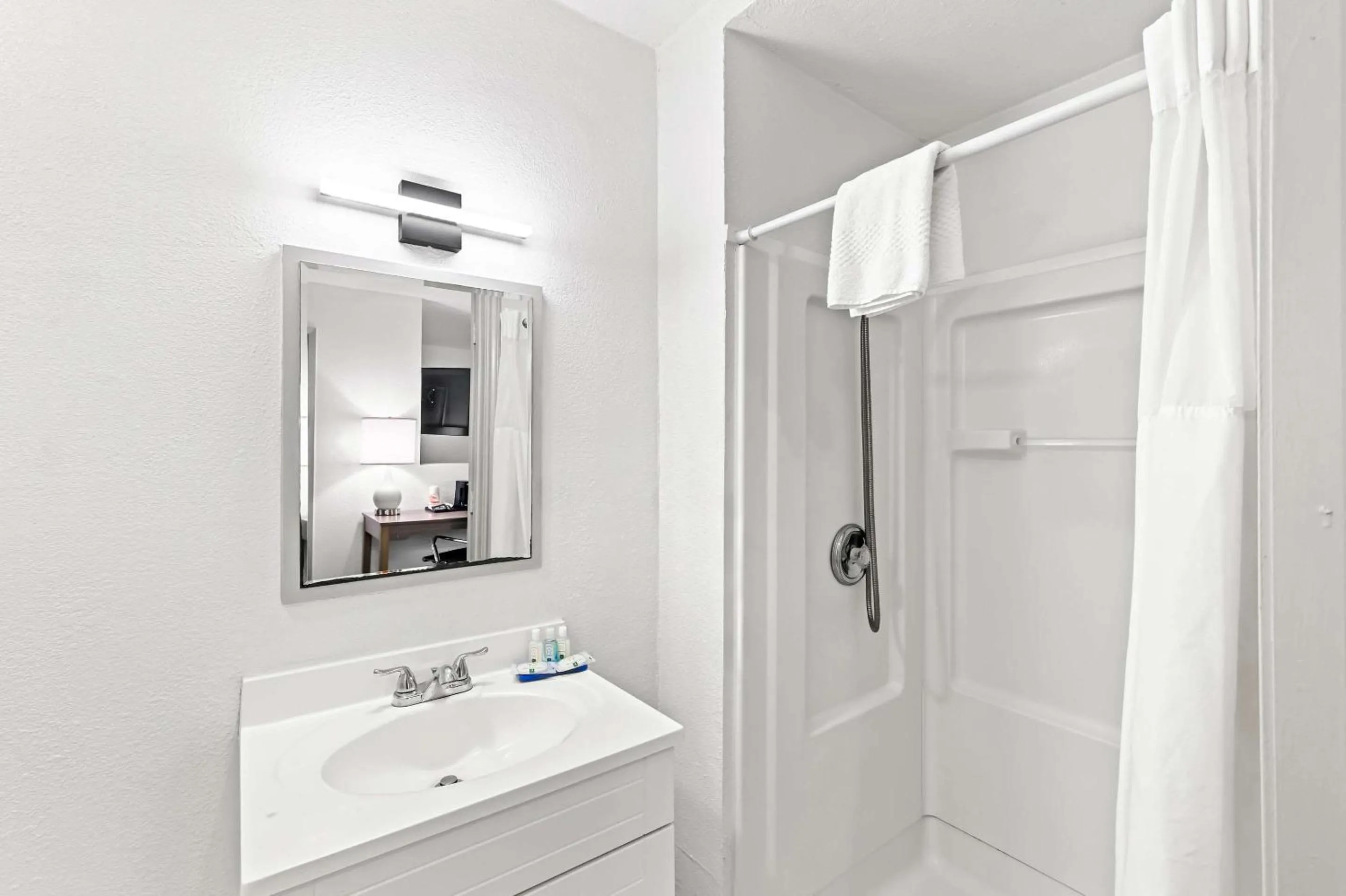 Bathroom in Quality Inn Bastrop