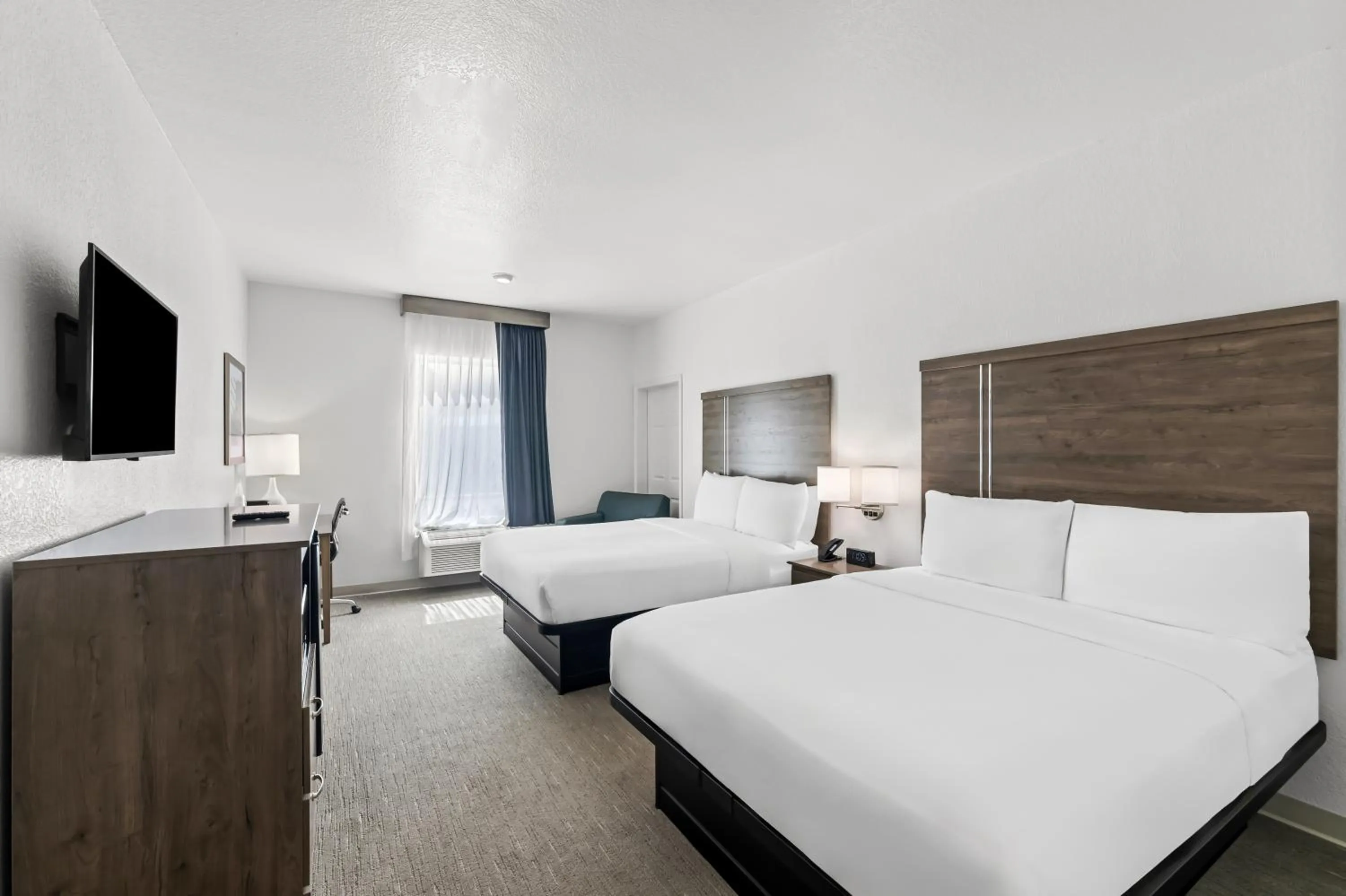 Photo of the whole room, Bed in Quality Inn Bastrop