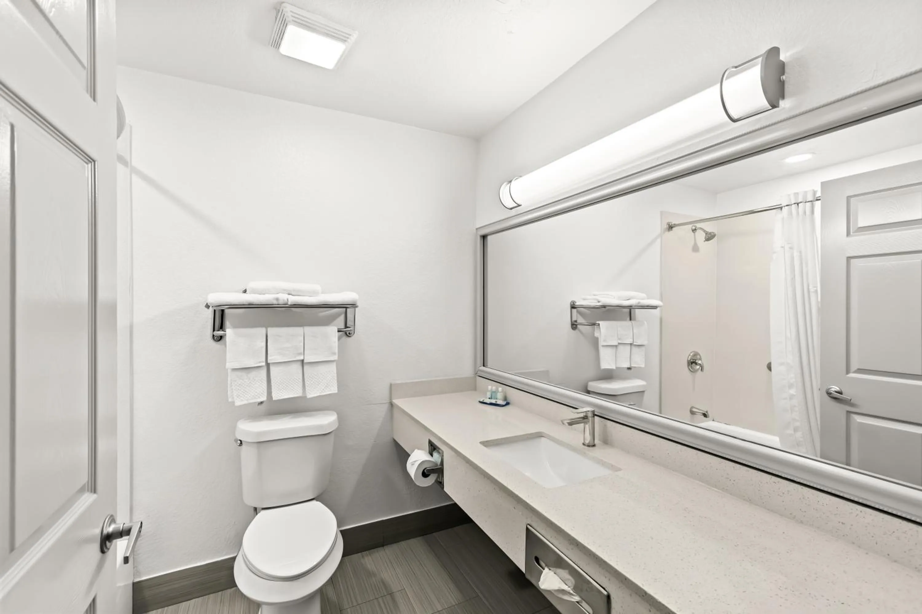 Bathroom in Quality Inn Bastrop