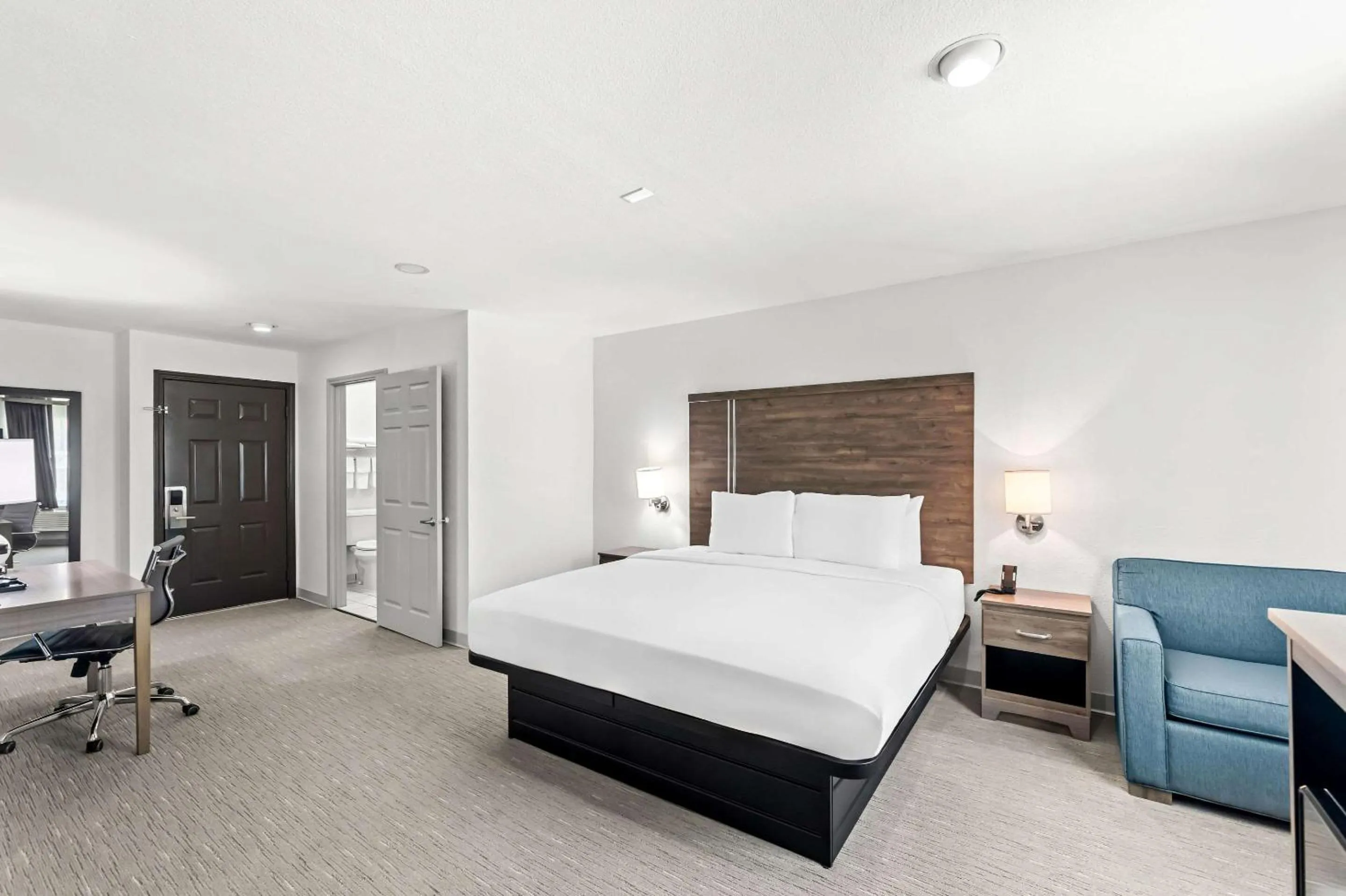 Bedroom, Bed in Quality Inn Bastrop