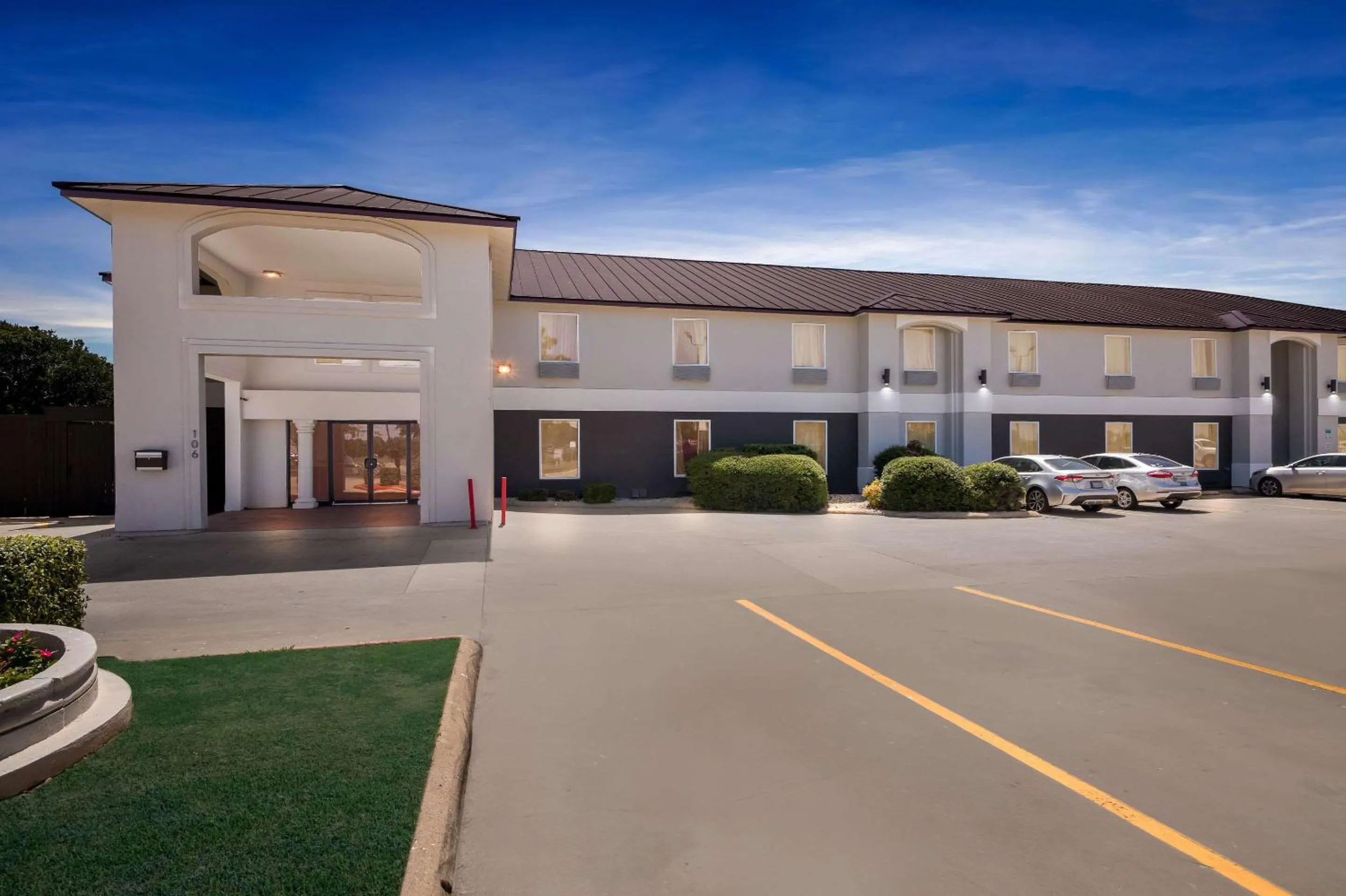 Property building in Quality Inn Bastrop