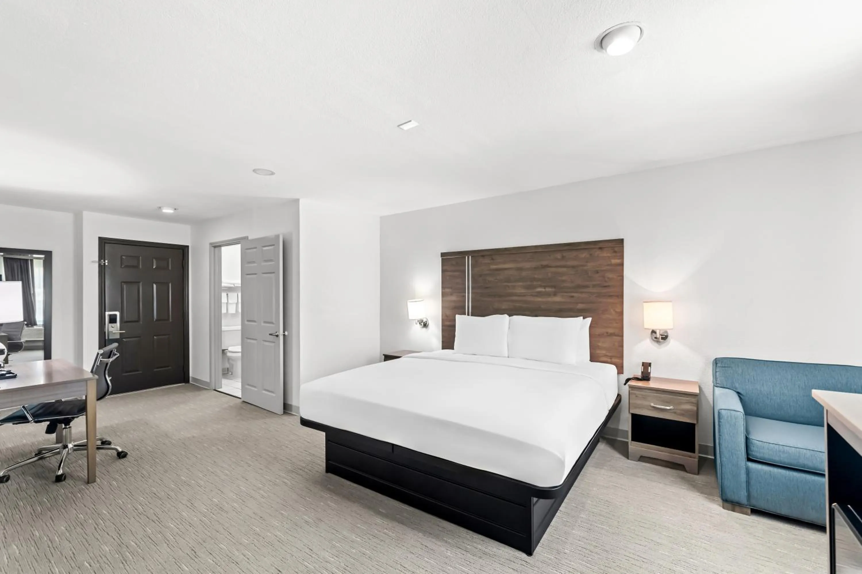 Photo of the whole room, Bed in Quality Inn Bastrop