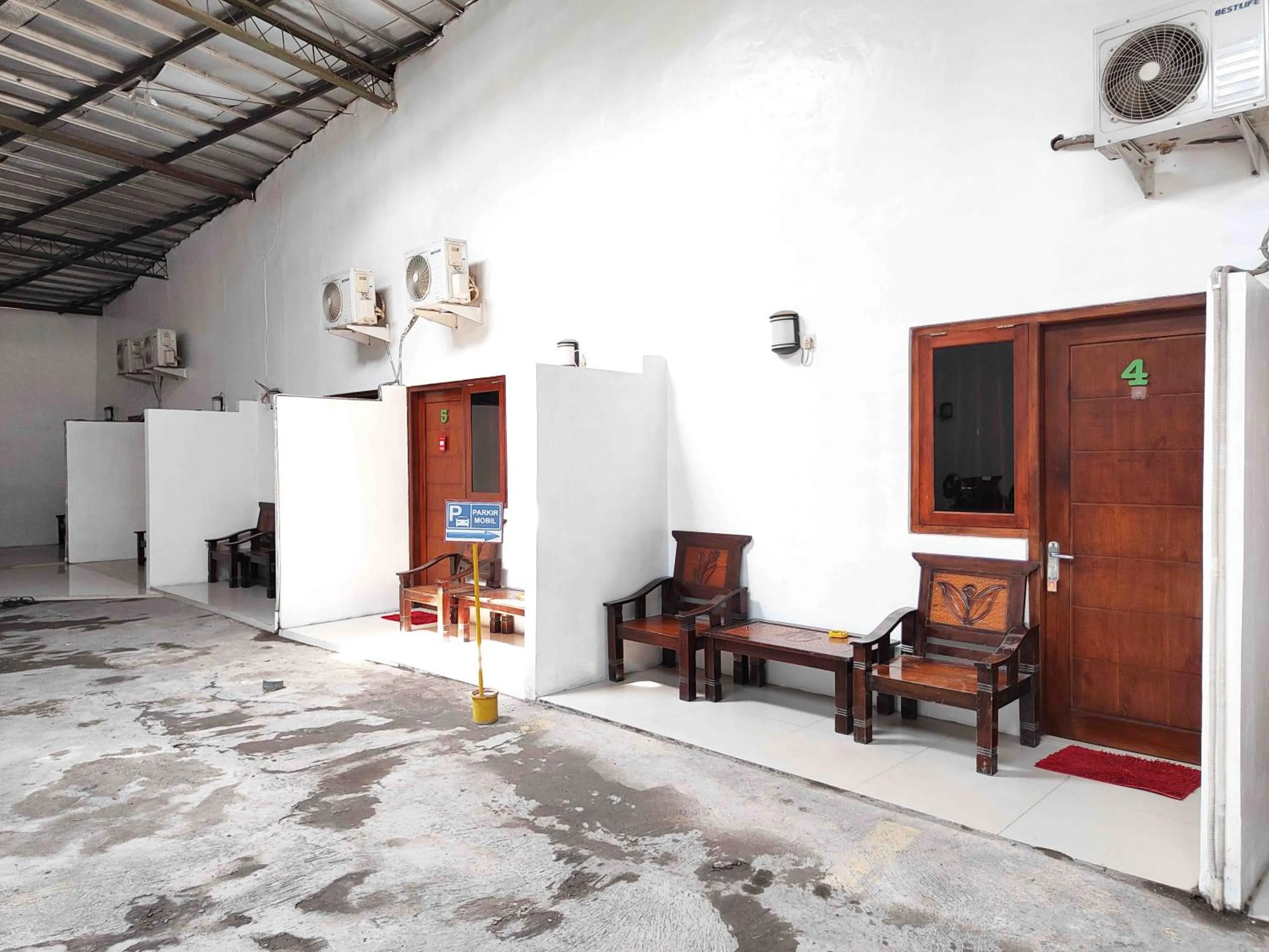 Balcony/Terrace in RedDoorz near Prambanan Temple