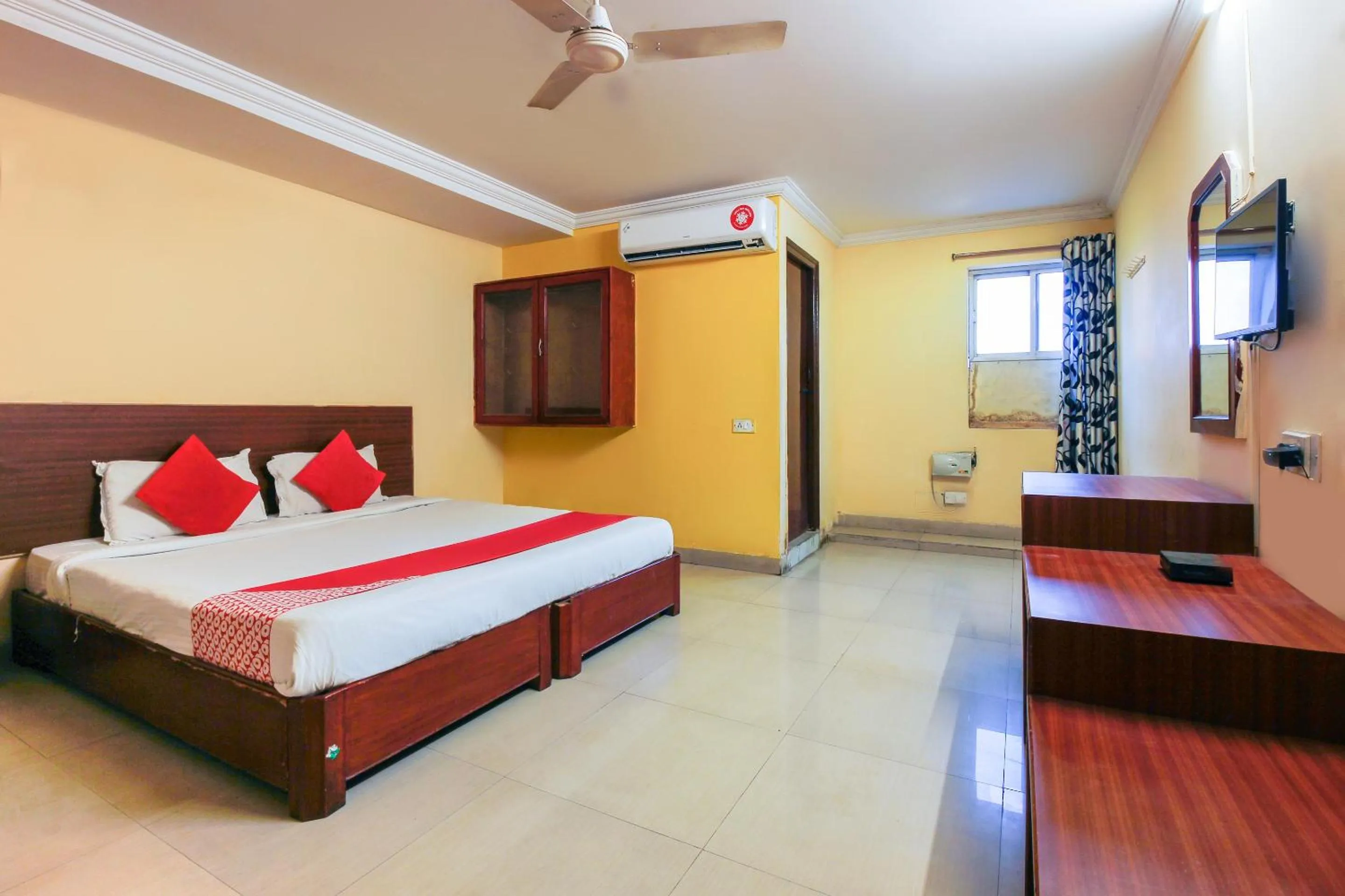 Bedroom, Bed in Hotel O Priya Residency