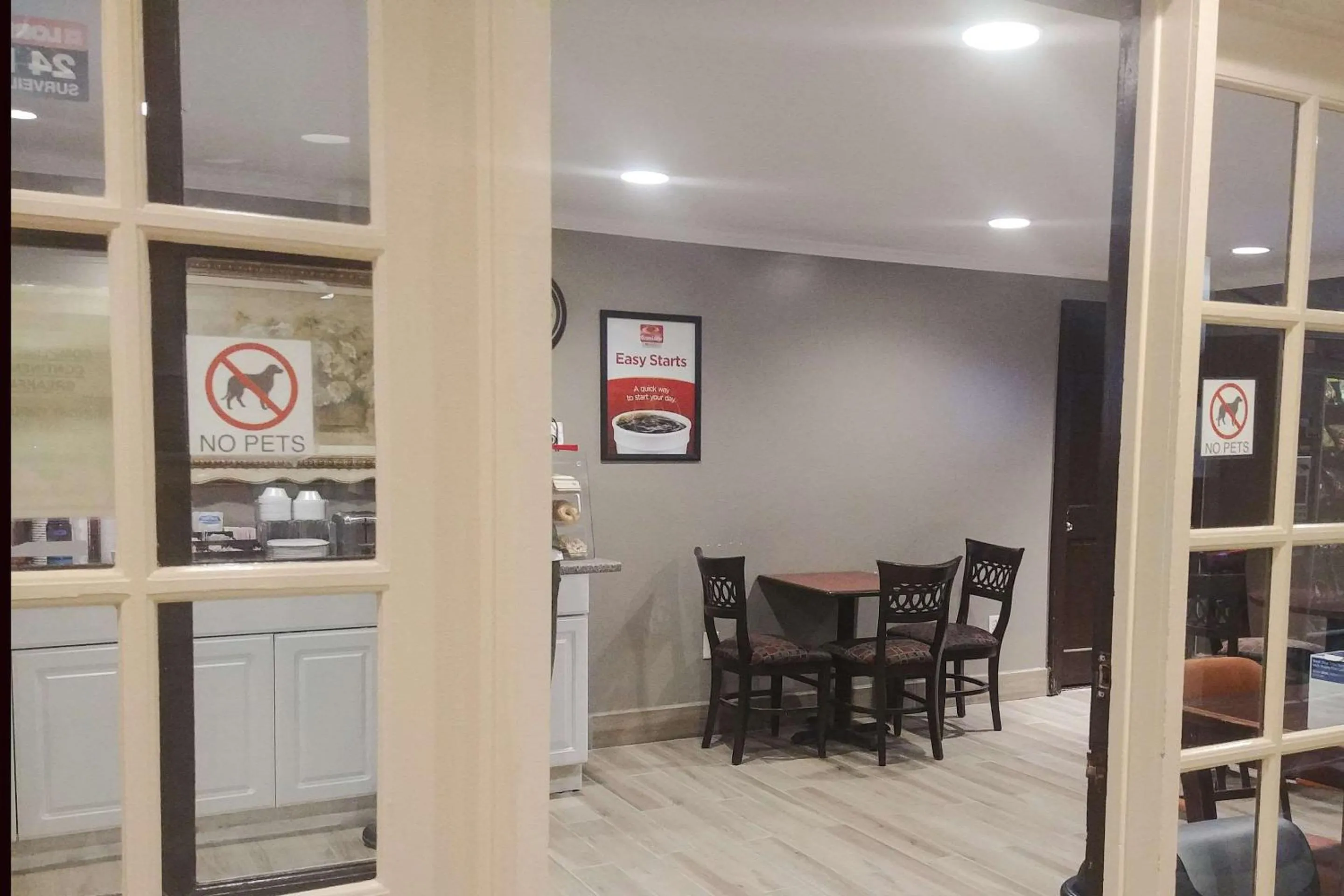 Breakfast in Econo Lodge Milldale - Southington