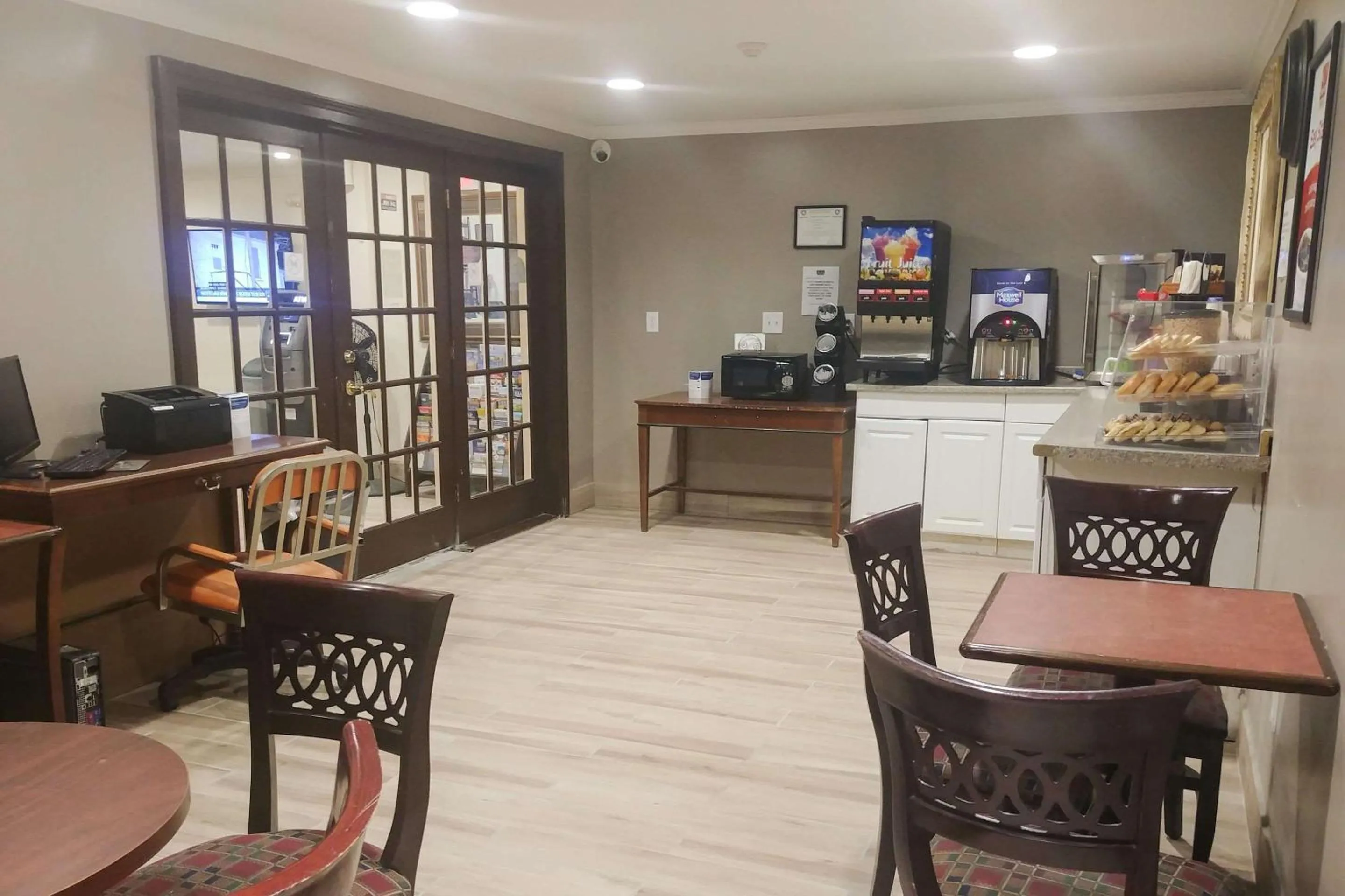 Breakfast in Econo Lodge Milldale - Southington