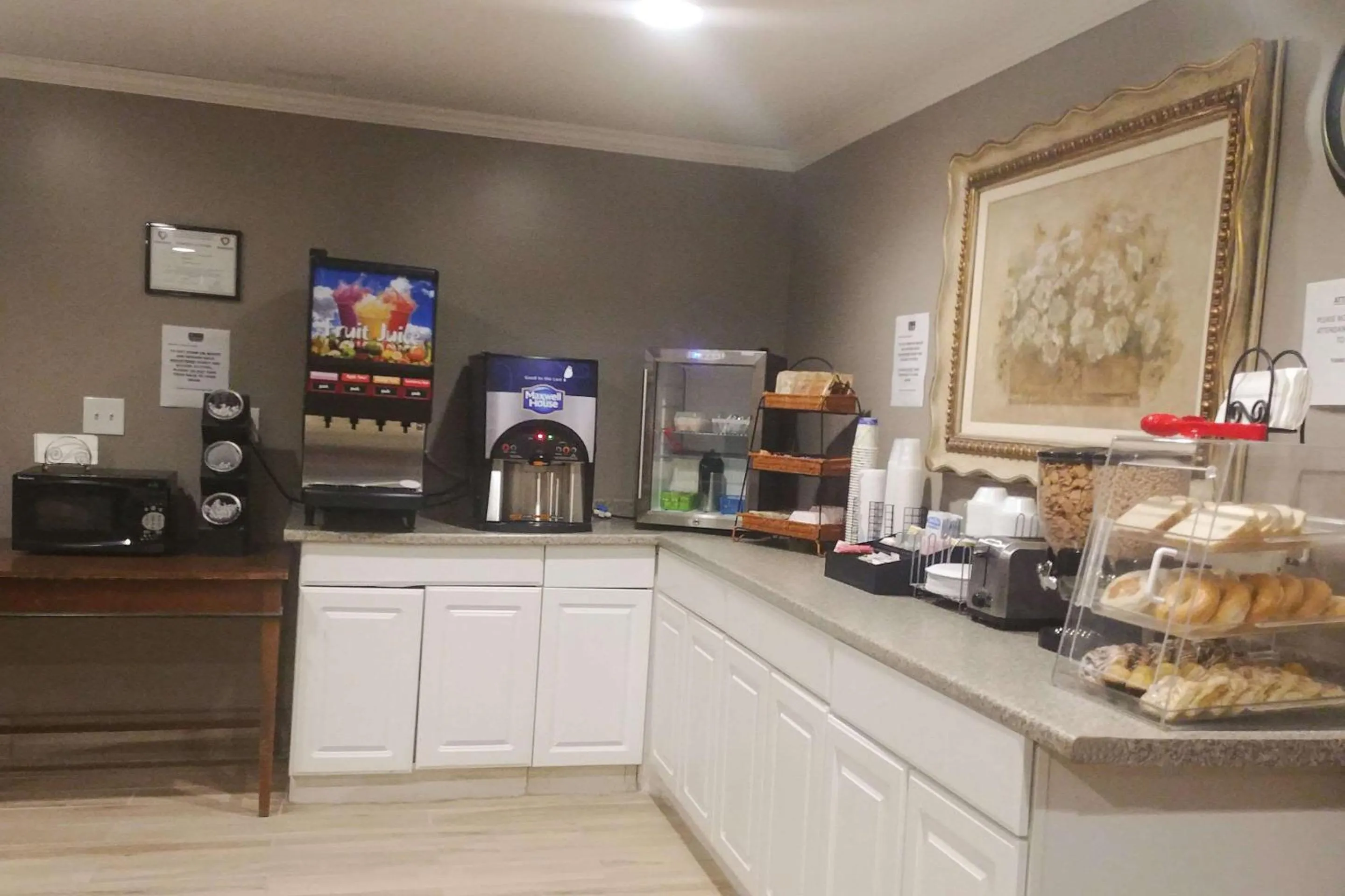 Breakfast in Econo Lodge Milldale - Southington