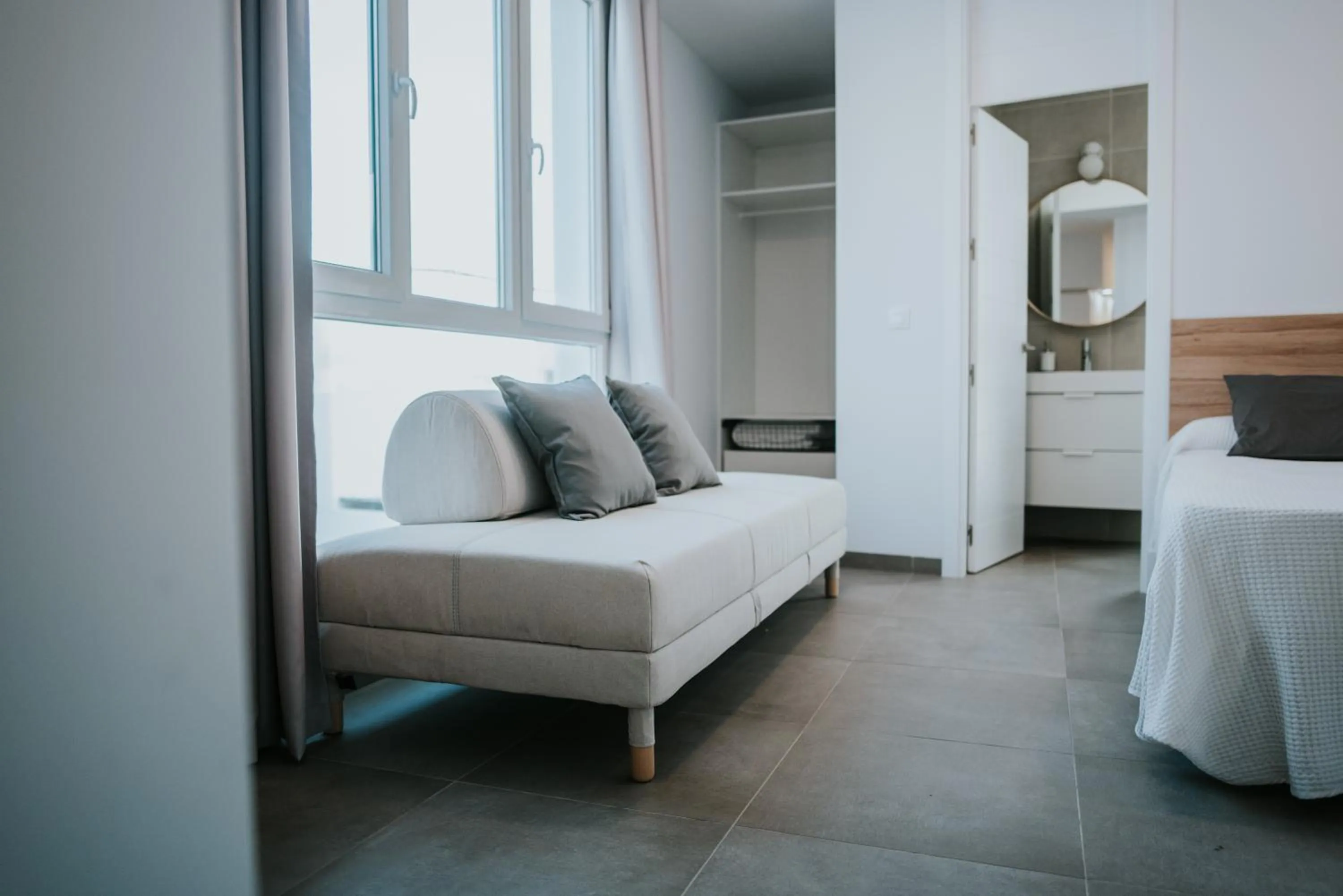 Living room, Bed in Apartamentos ZHR