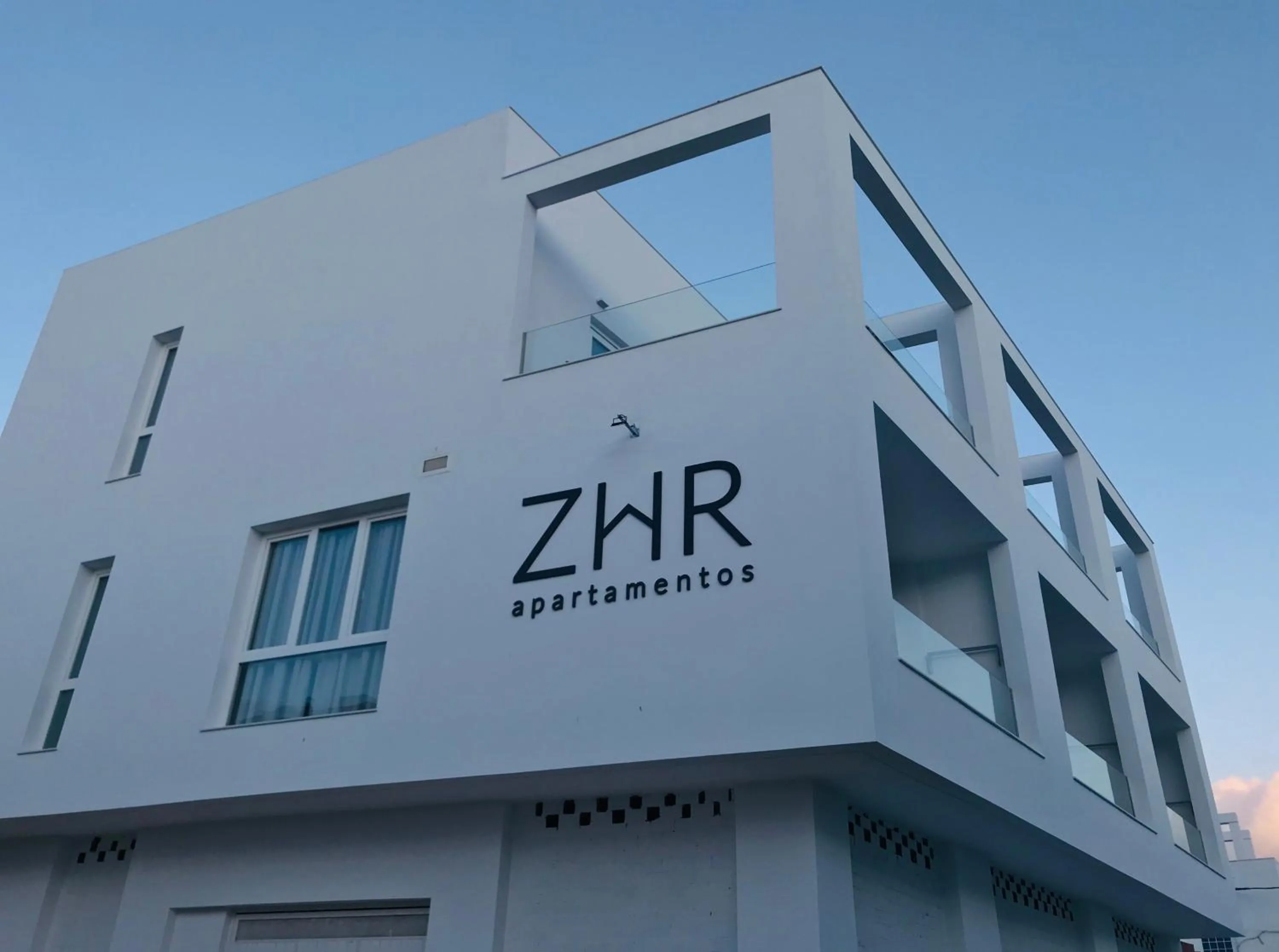 Facade/entrance in Apartamentos ZHR