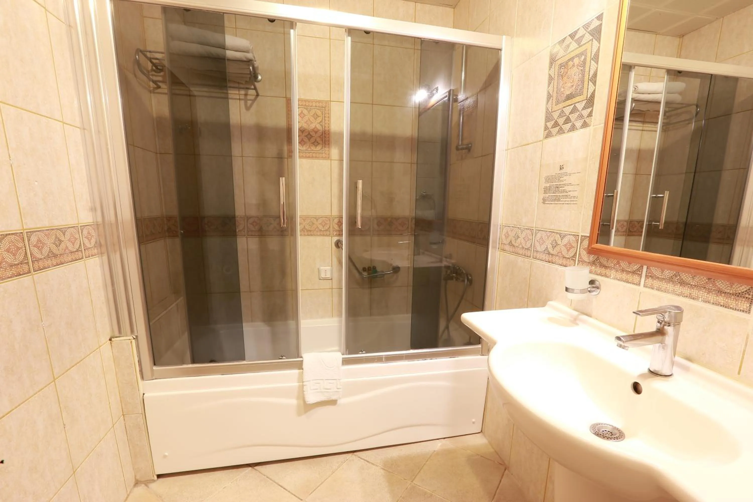 Bathroom in Balcova Termal Hotel