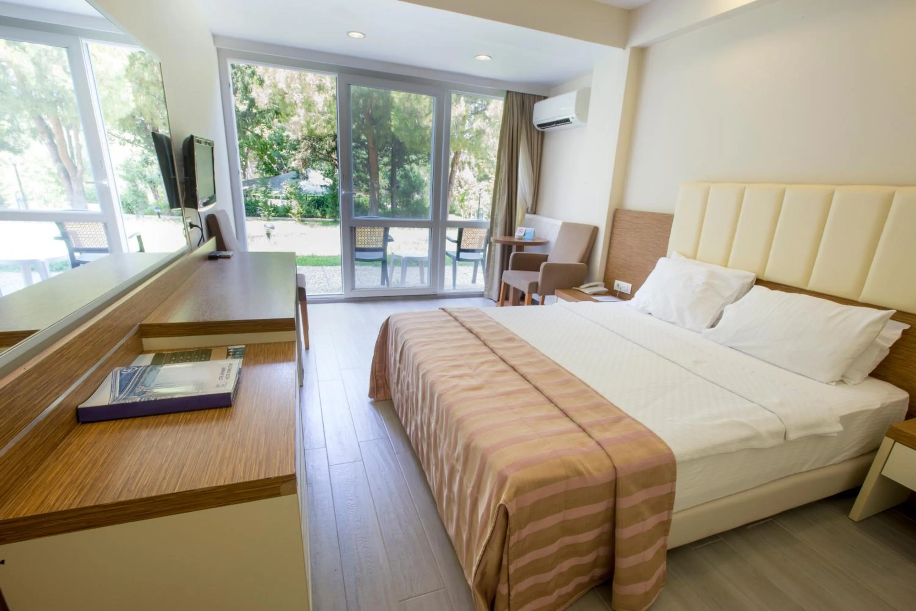 Bed in Balcova Termal Hotel