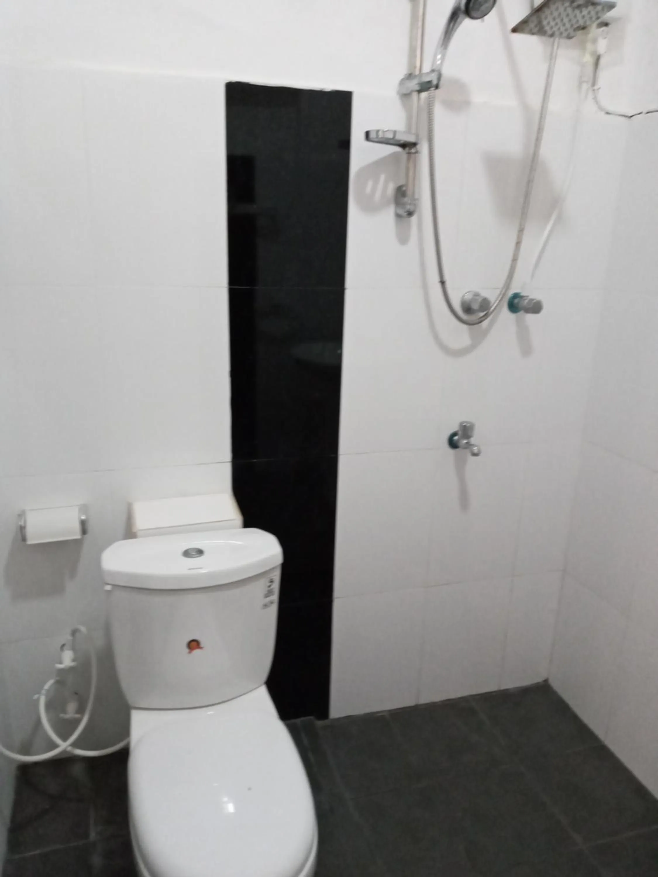 Bathroom in New SeaSide Inn Hikkaduwa