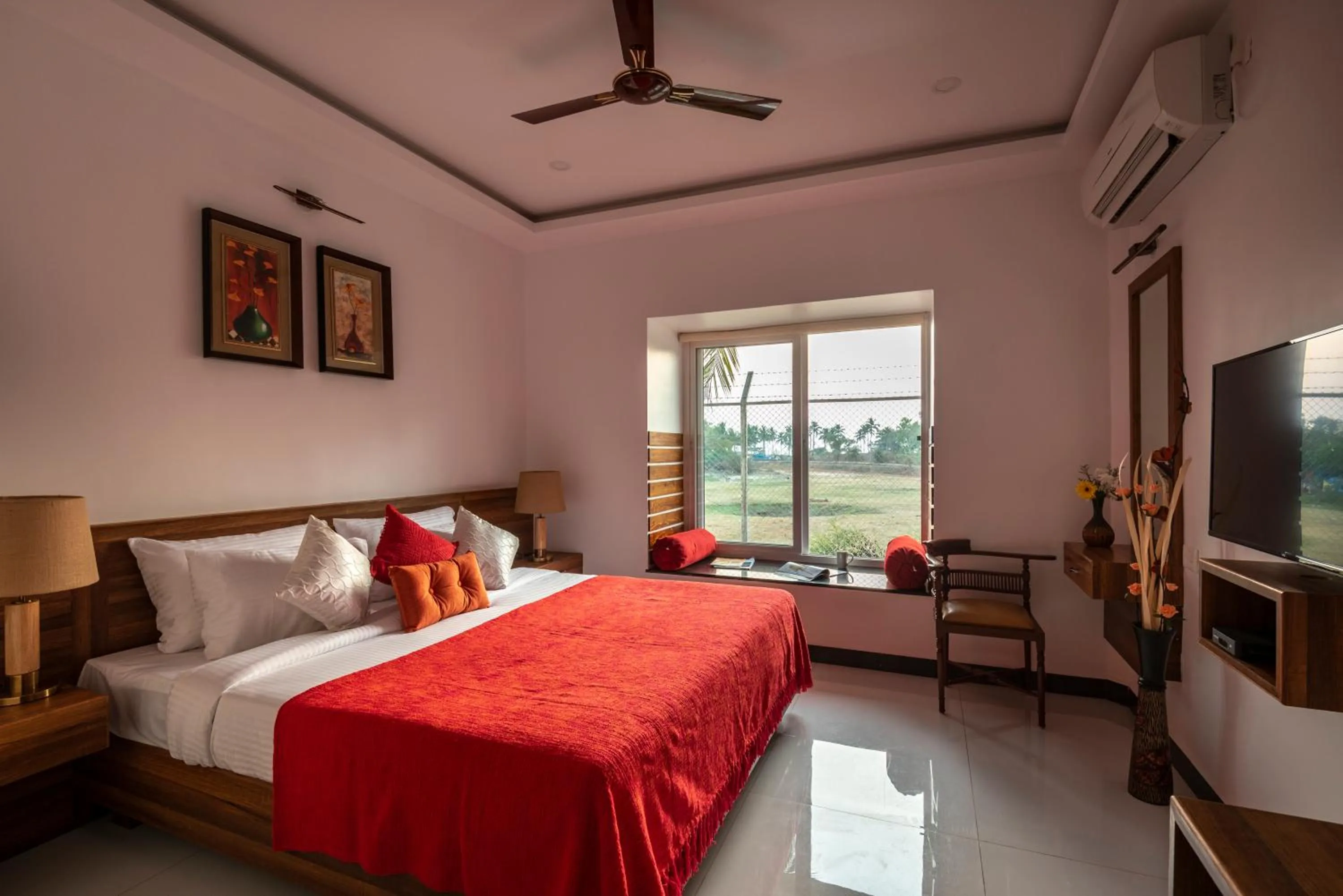 Photo of the whole room, Bed in Salcete Beach Resort