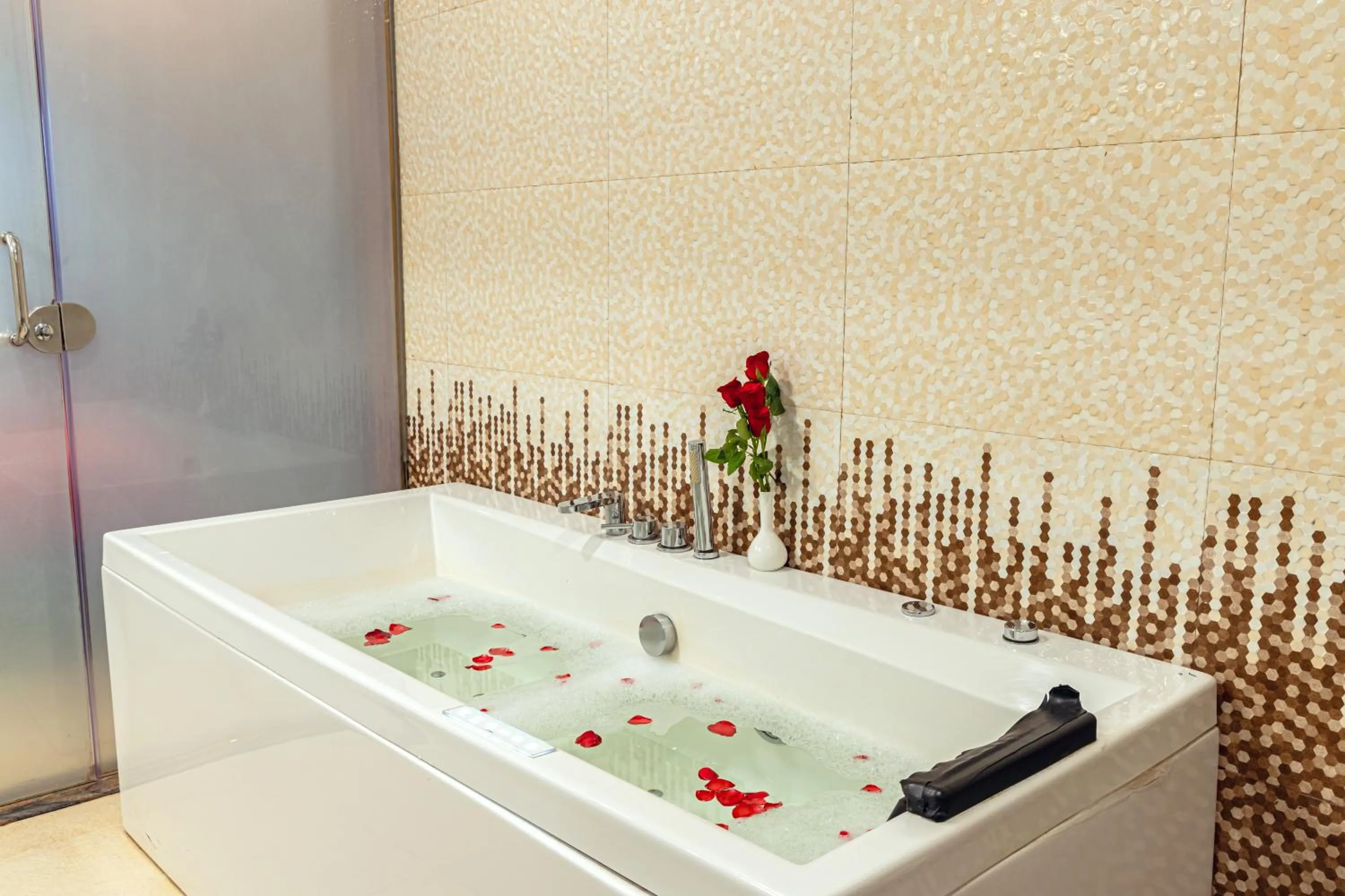 Bathroom in Salcete Beach Resort