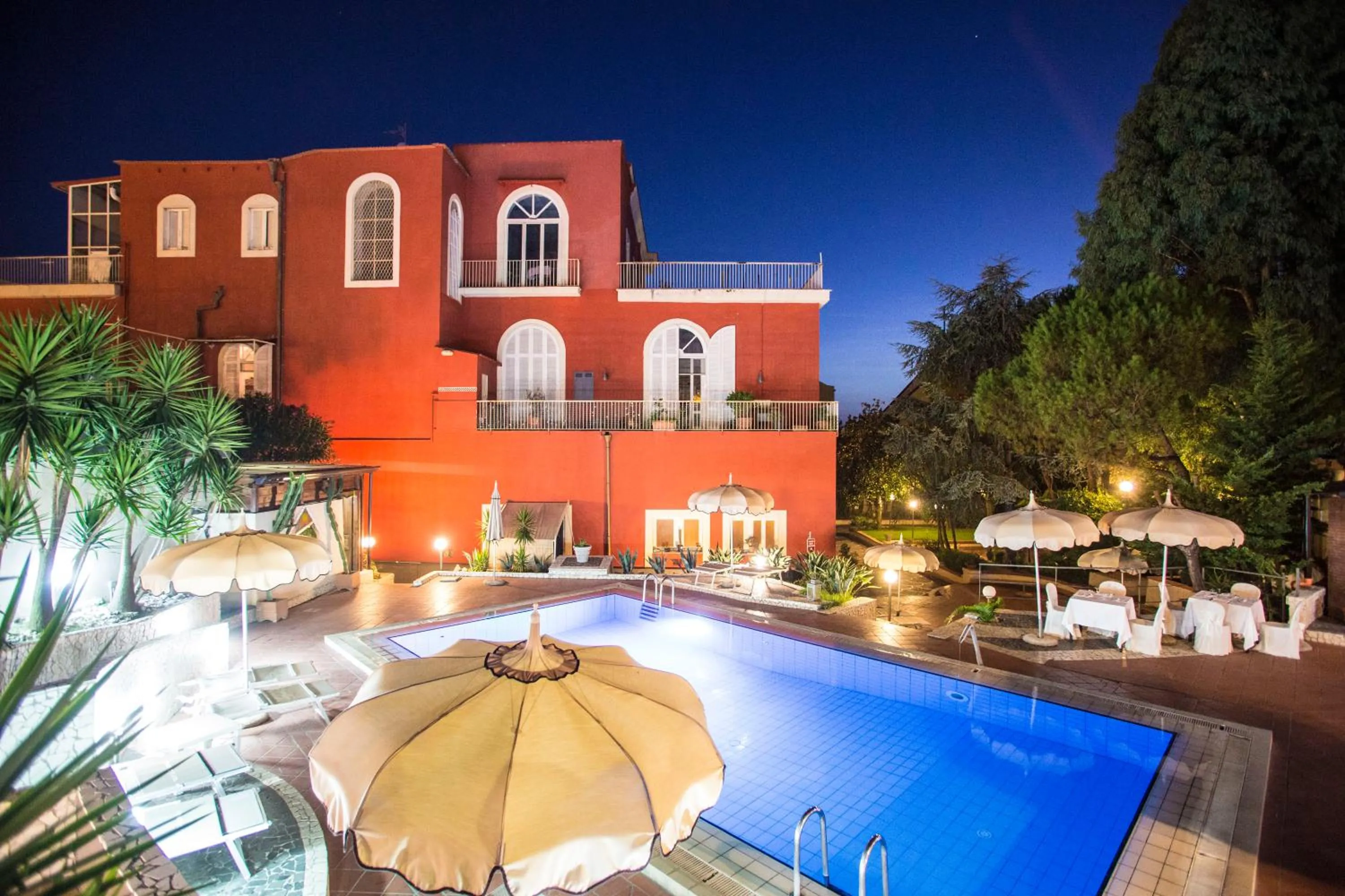 Property building in Hotel Villa La Colombaia