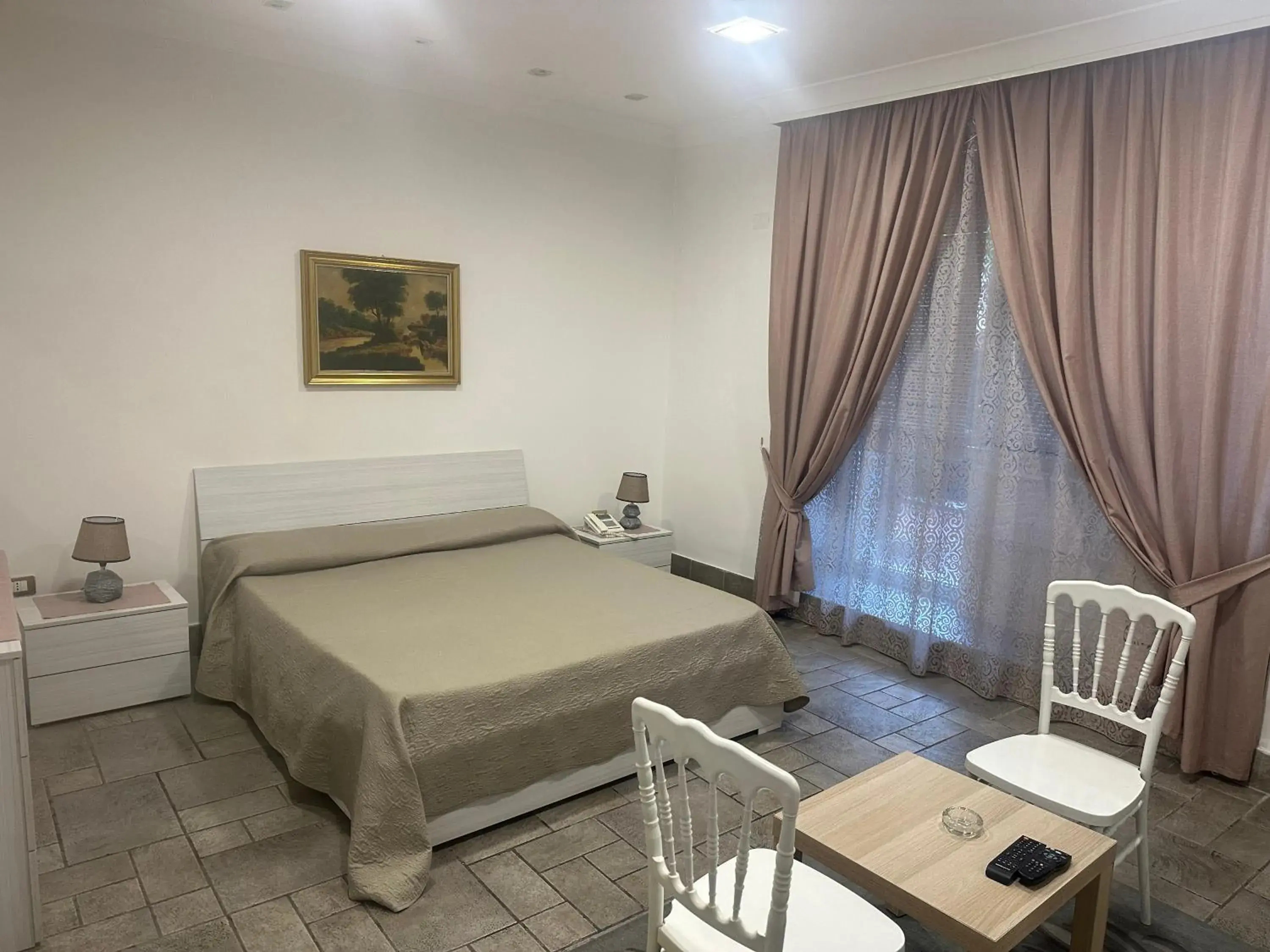 Basic Double Room - single occupancy in Hotel Villa La Colombaia Basic Double Room - single occupancy in Hotel Villa La Colombaia
