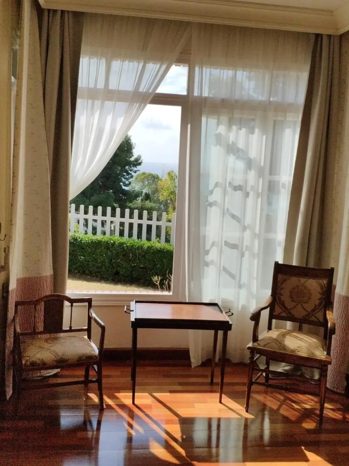 King Room with Sea View in Villa Antumalal B&B King Room with Sea View in Villa Antumalal B&B