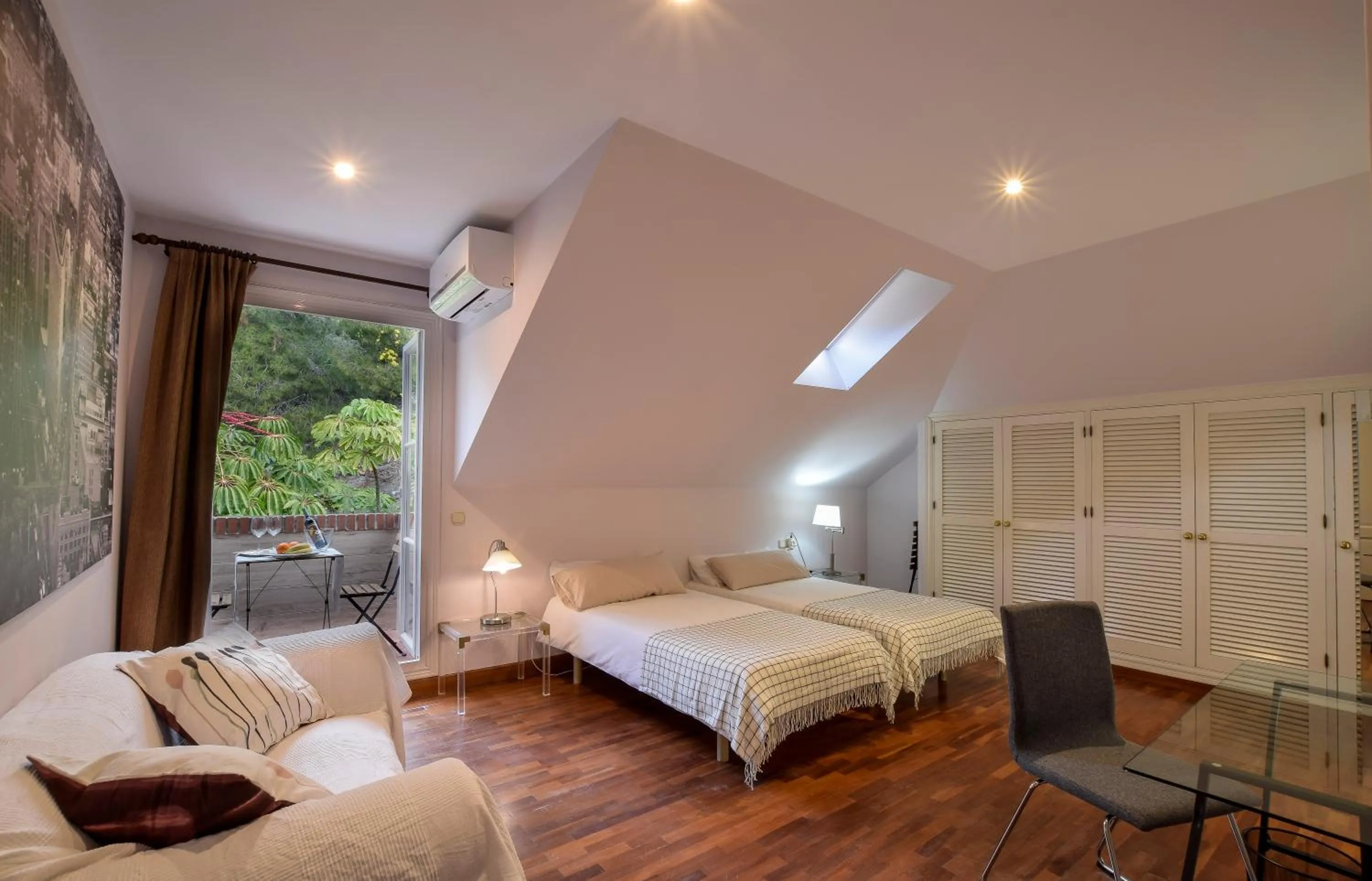 Photo of the whole room in Villa Antumalal B&B