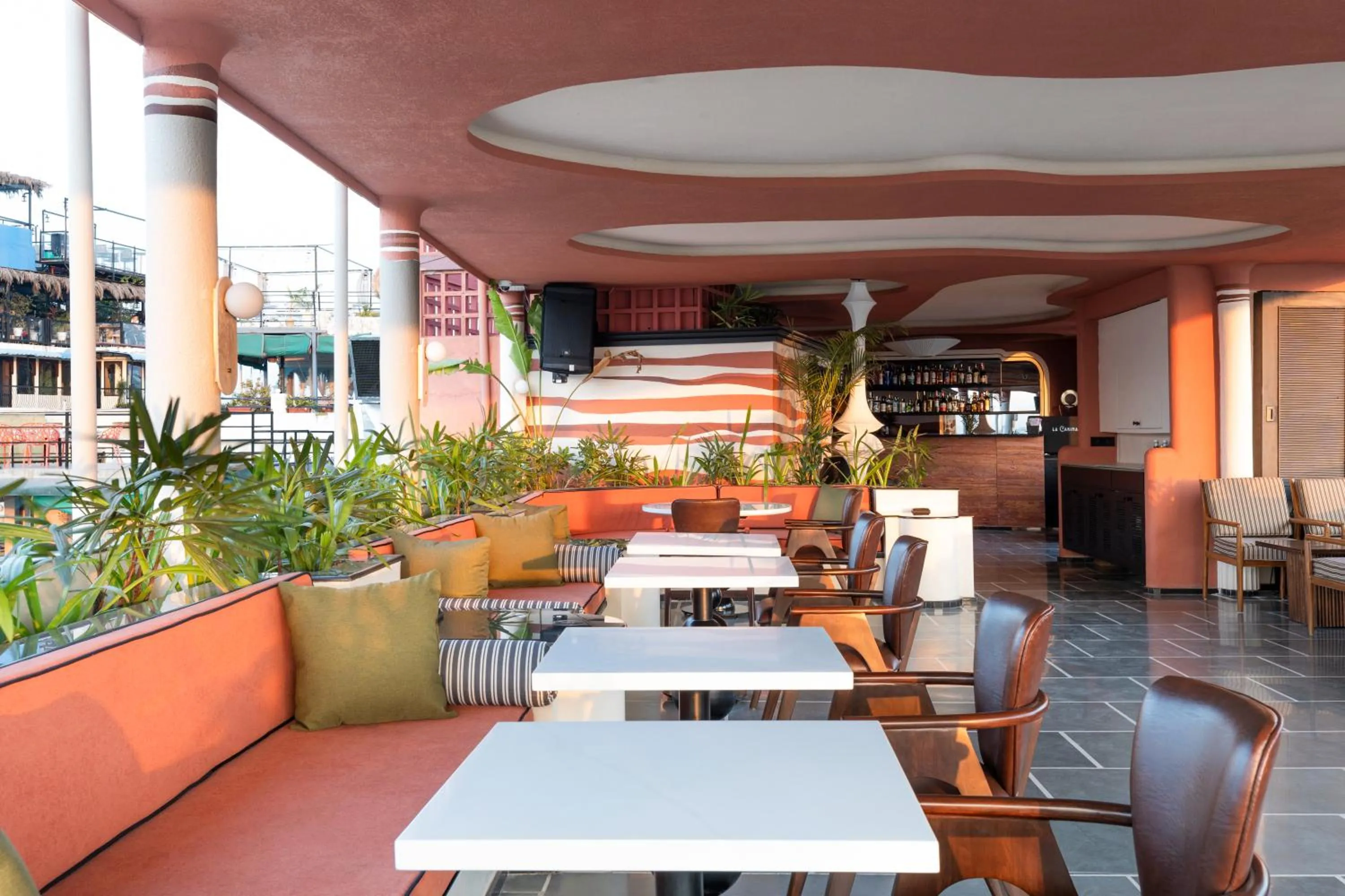 Restaurant/places to eat in The Red Pier - My Downtown Hotels