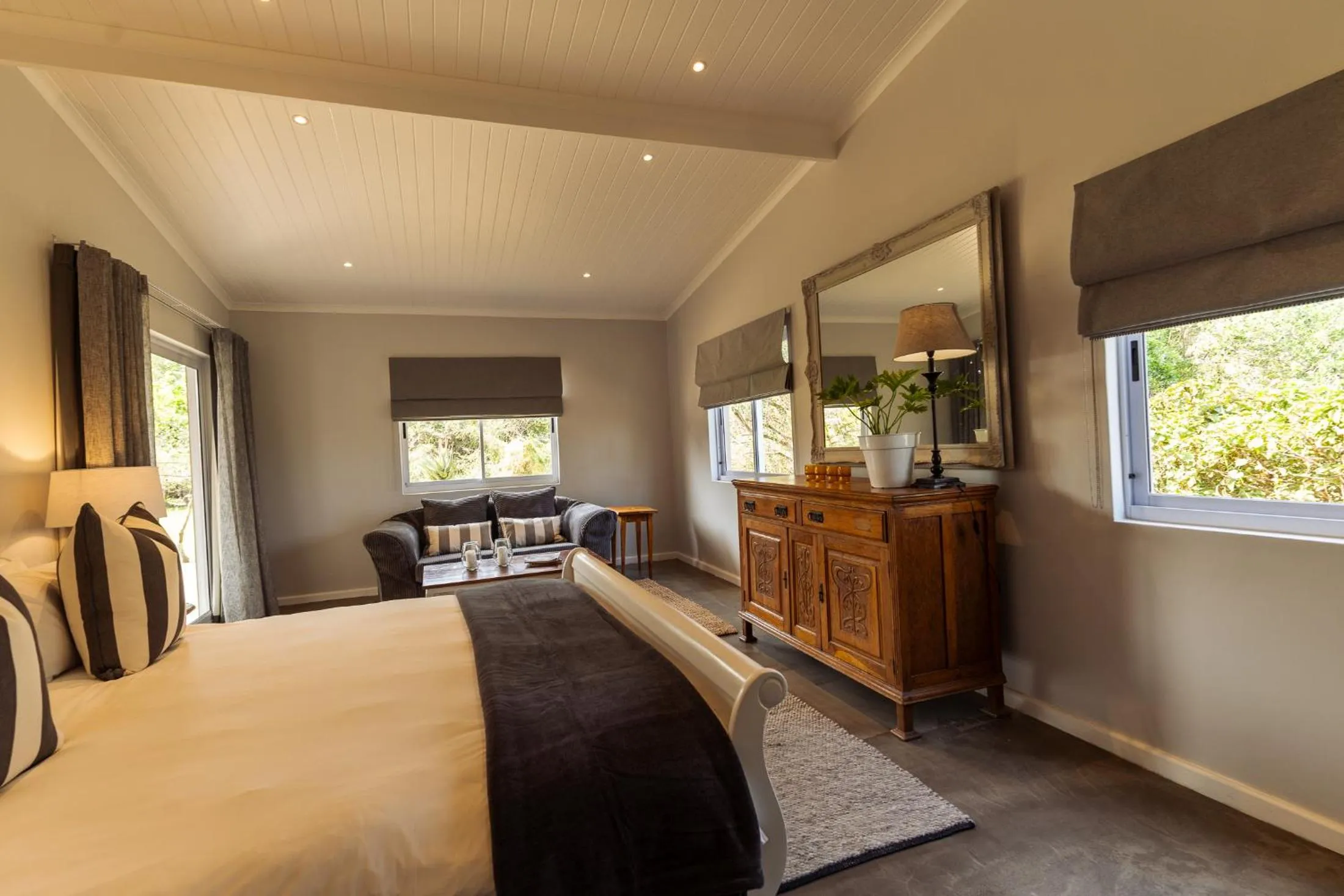 Bedroom, Bed in Oakhurst Farm Cottages