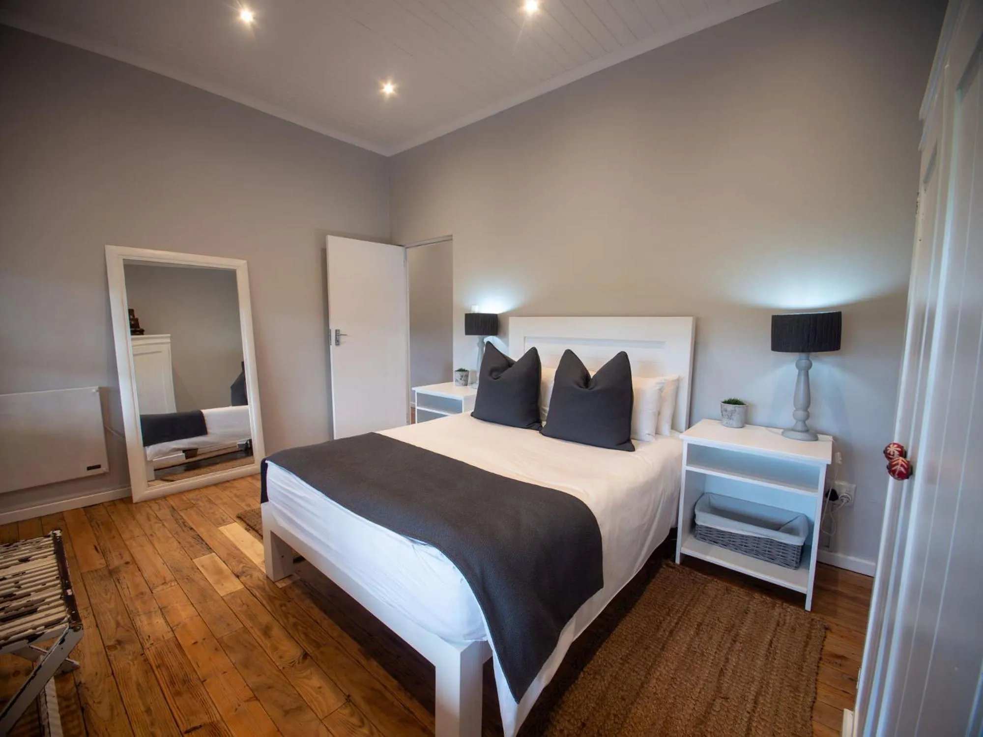 Bedroom, Bed in Oakhurst Farm Cottages