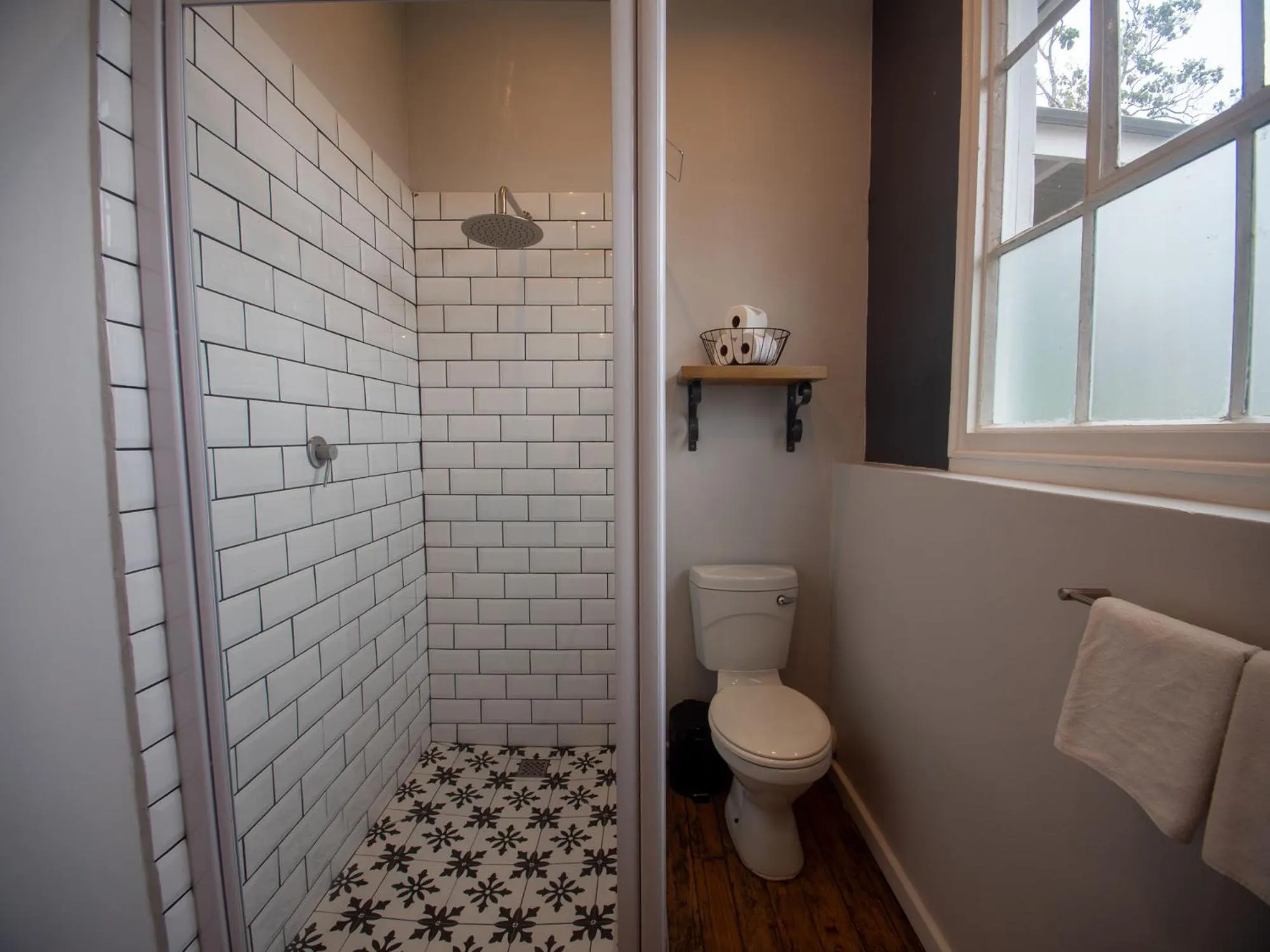 Shower in Oakhurst Farm Cottages