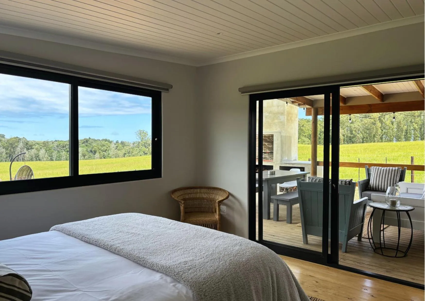 Patio, Bed in Oakhurst Farm Cottages