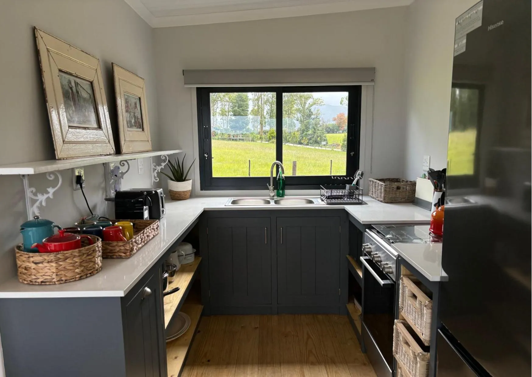 Kitchen or kitchenette in Oakhurst Farm Cottages