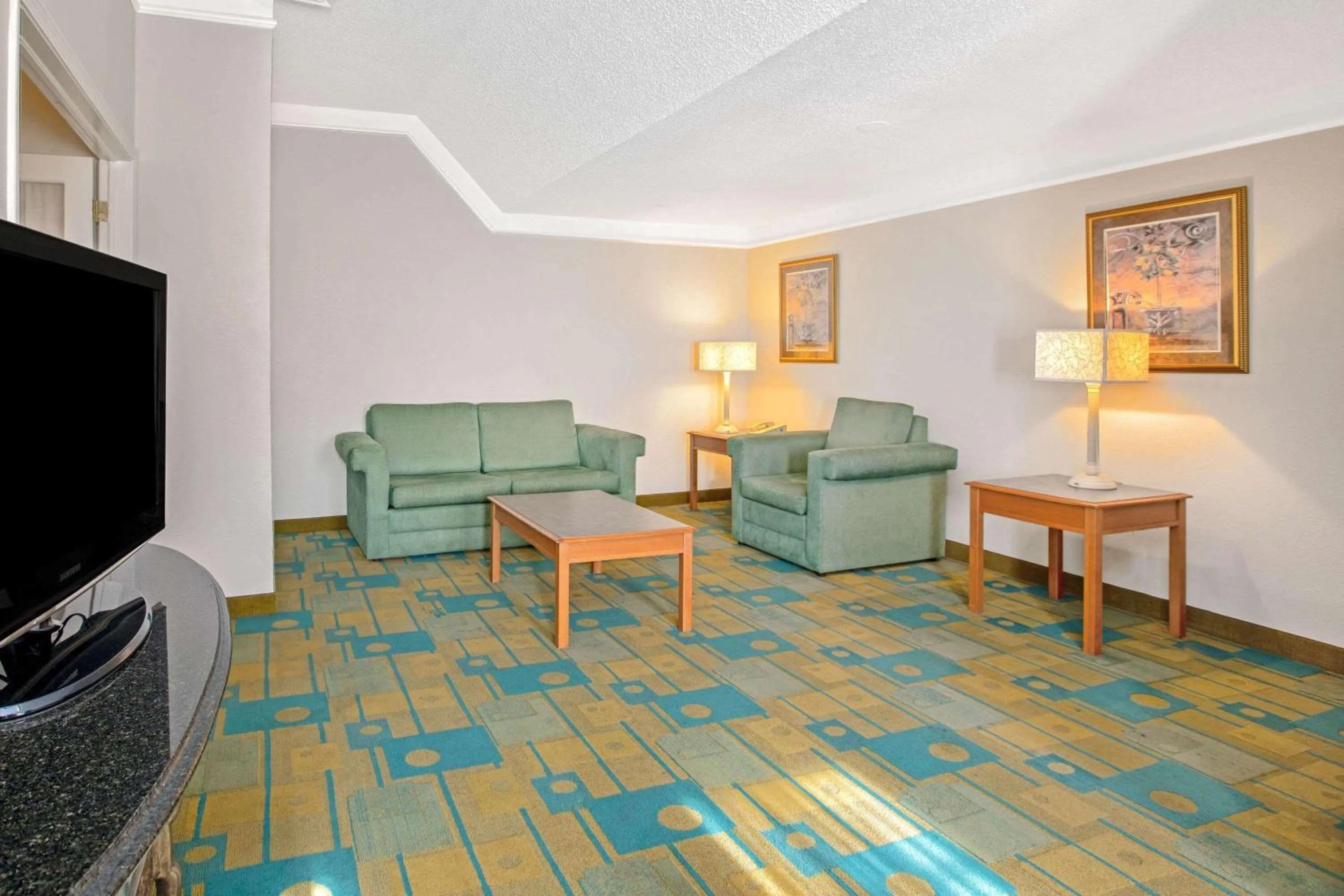 Photo of the whole room in La Quinta Inn by Wyndham El Paso Cielo Vista