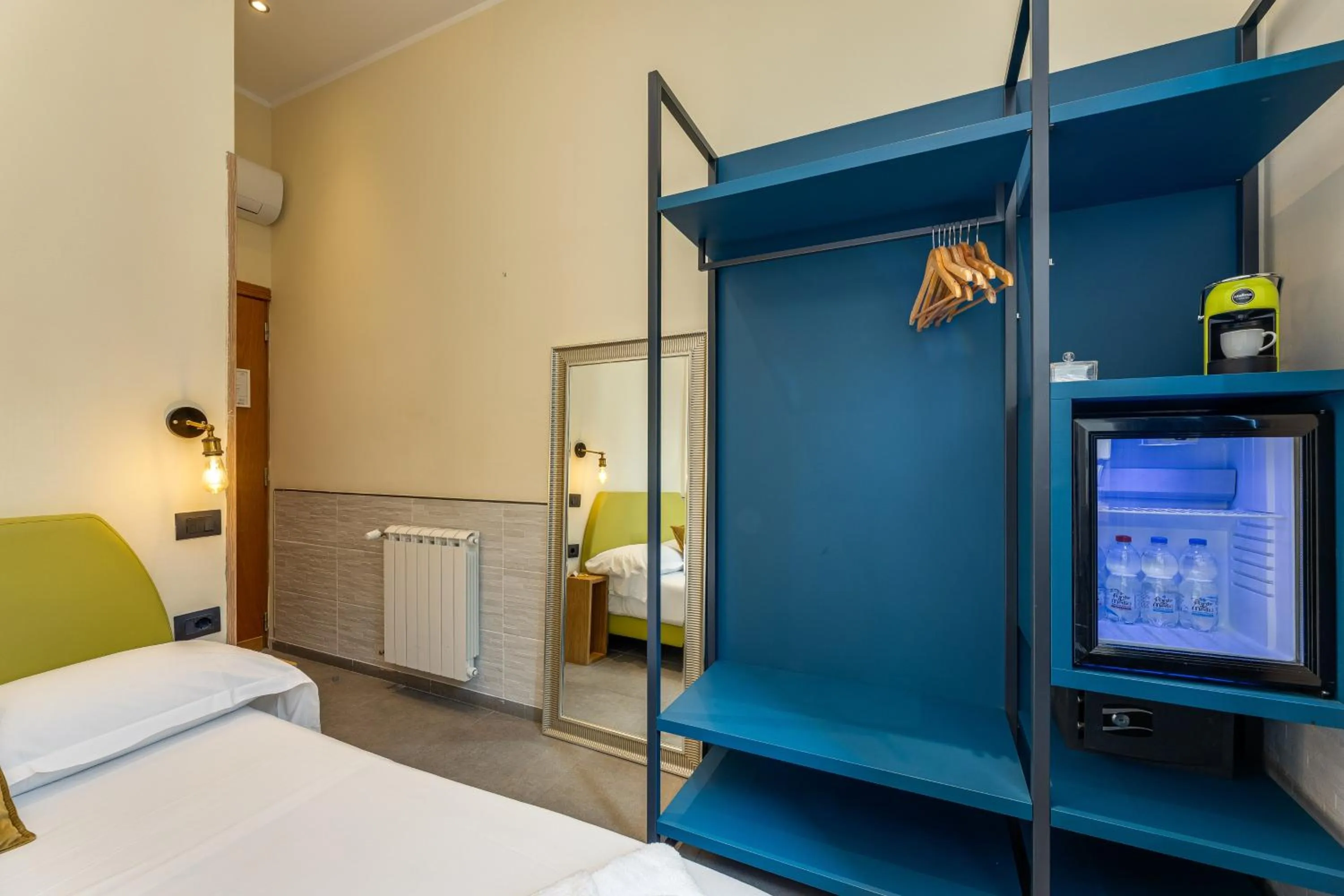 Bedroom, Bed in Seven