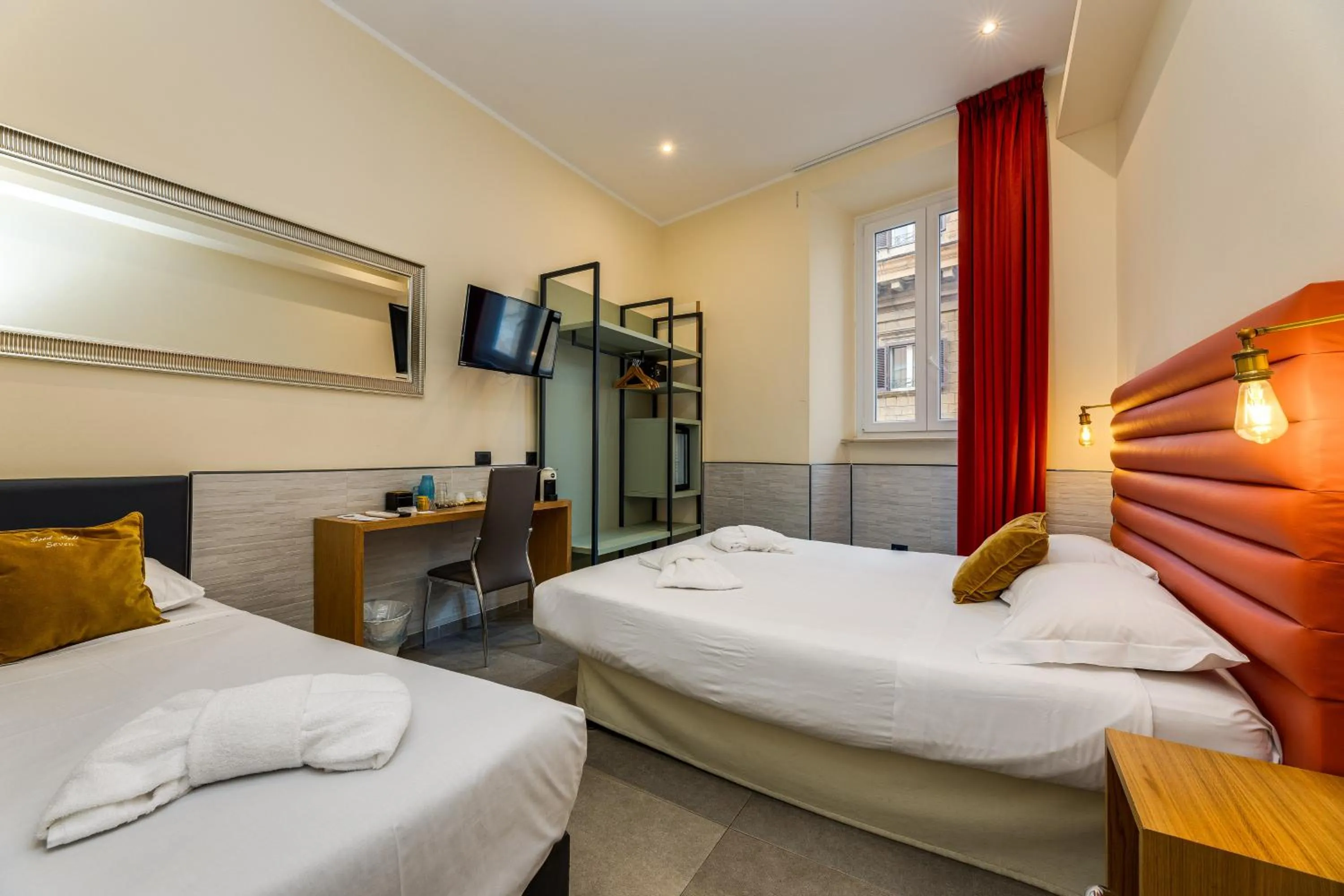 Bedroom, Bed in Seven