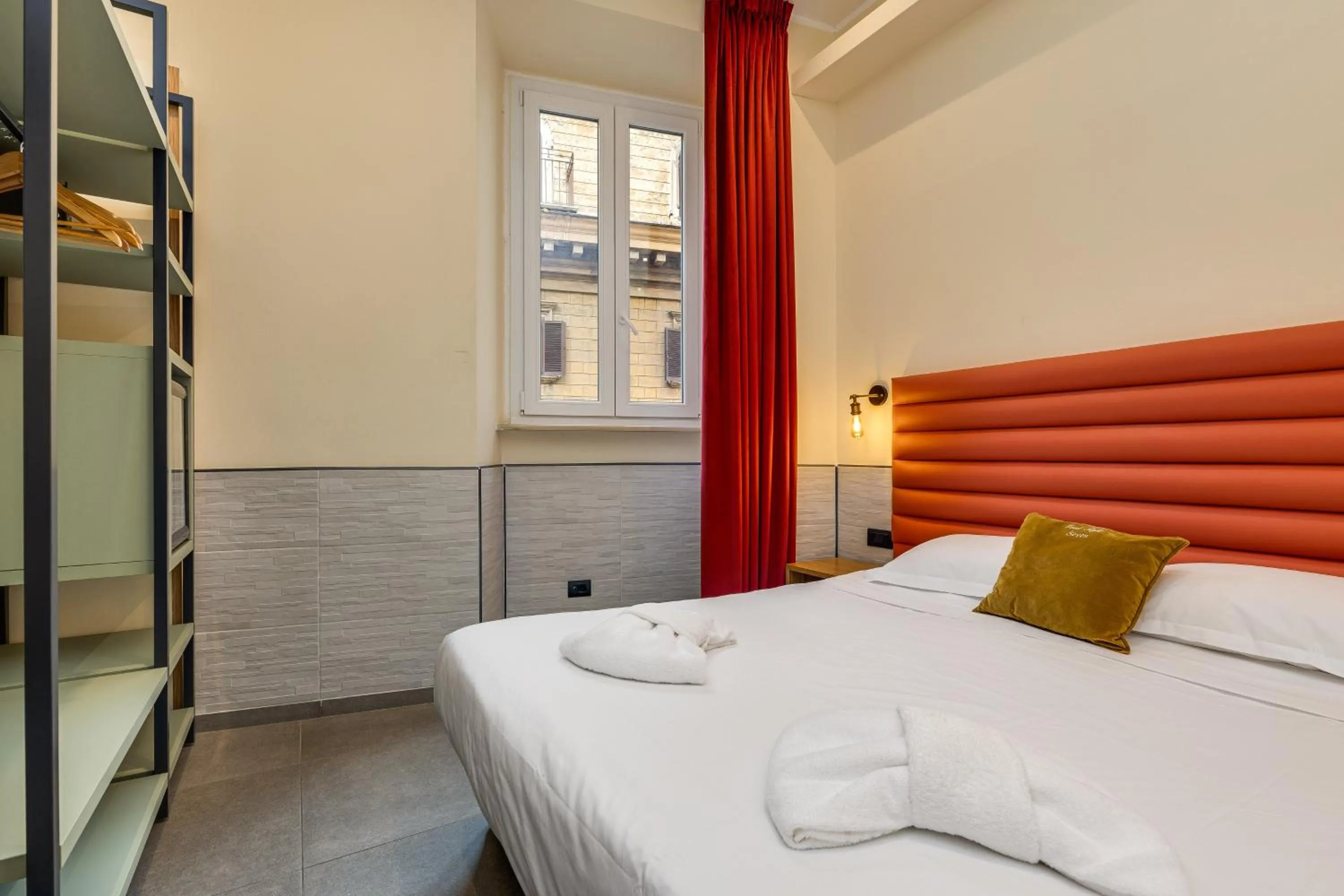 Bedroom, Bed in Seven