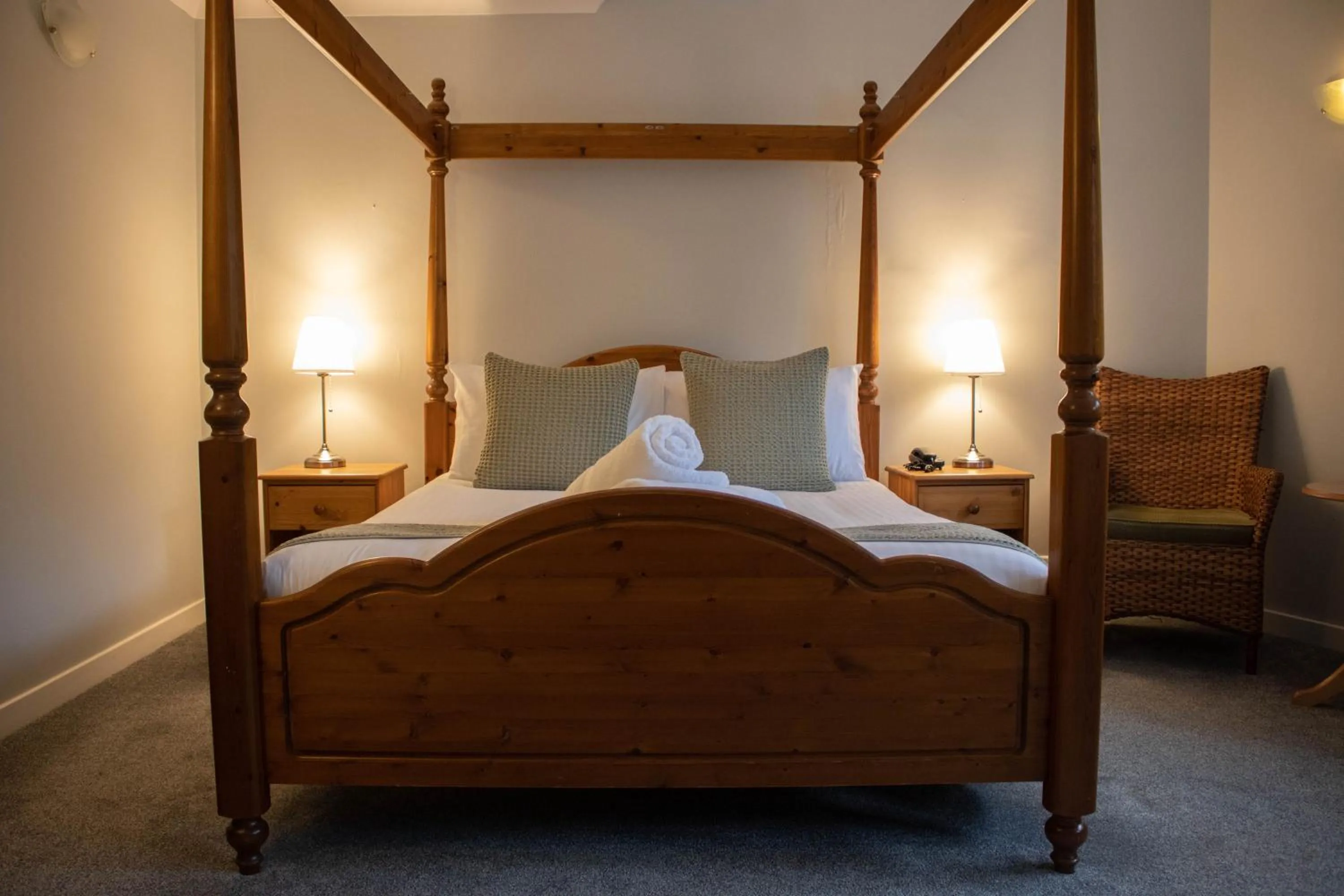 Bed in The Rosedale Hotel & Restaurant