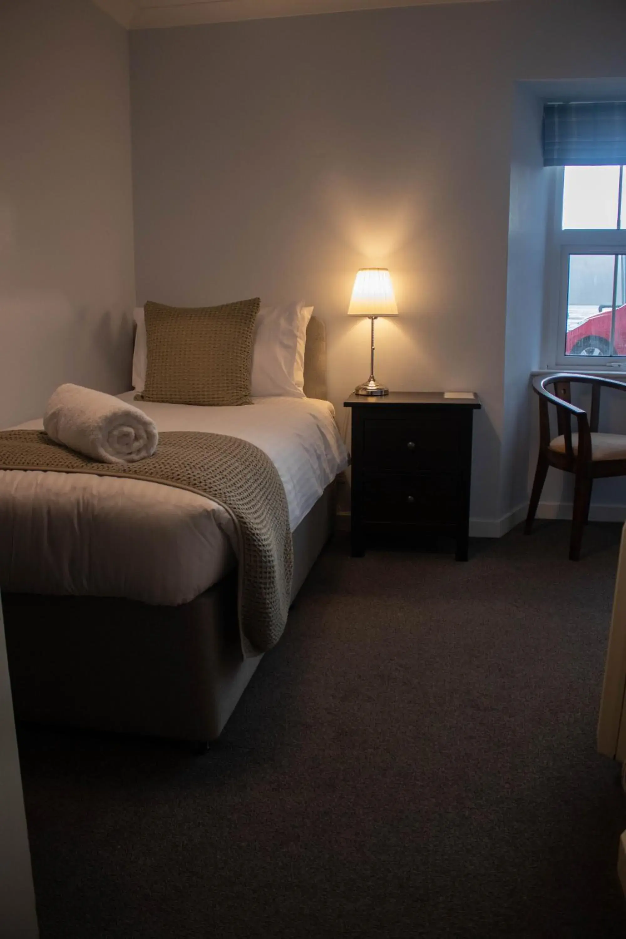 Standard Twin Room with Partial Sea View in The Rosedale Hotel & Restaurant Standard Twin Room with Partial Sea View in The Rosedale Hotel & Restaurant