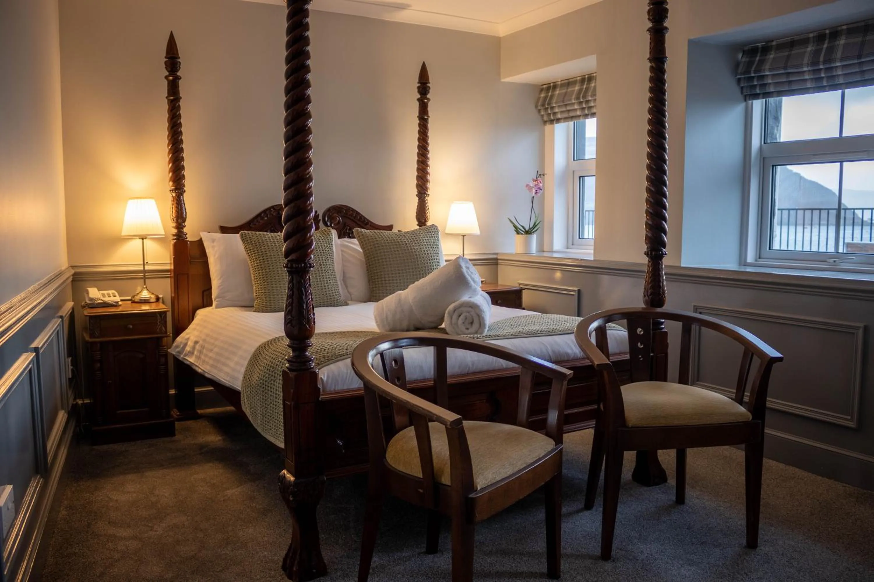 Bed in The Rosedale Hotel & Restaurant