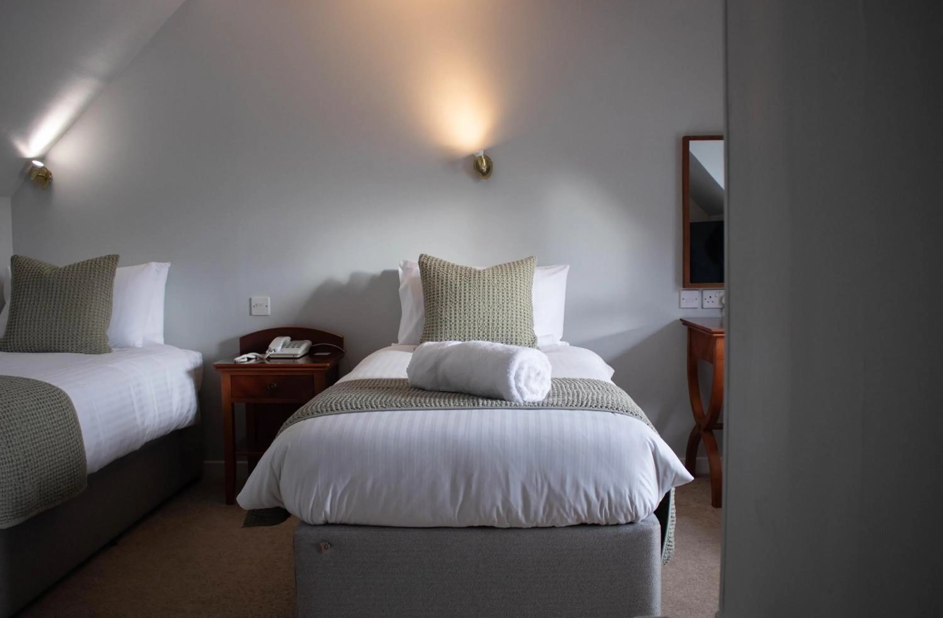 Bed in The Rosedale Hotel & Restaurant