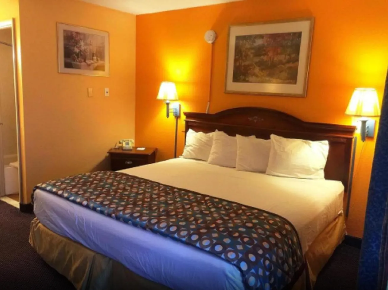 Bed in Americas Best Value Inn Pottstown