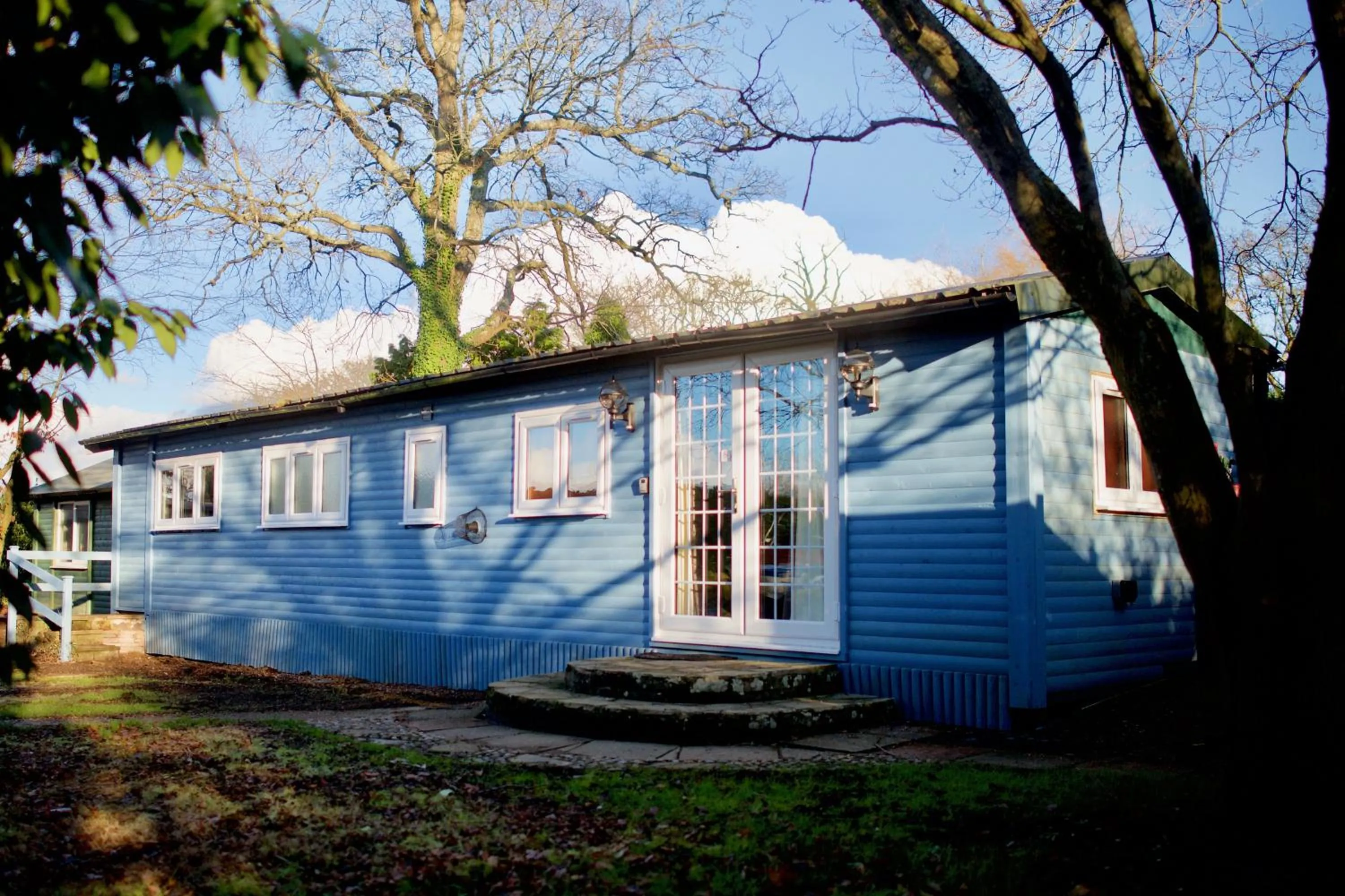 Facade/entrance in Luxurious Rural Cabin with Hot Tub