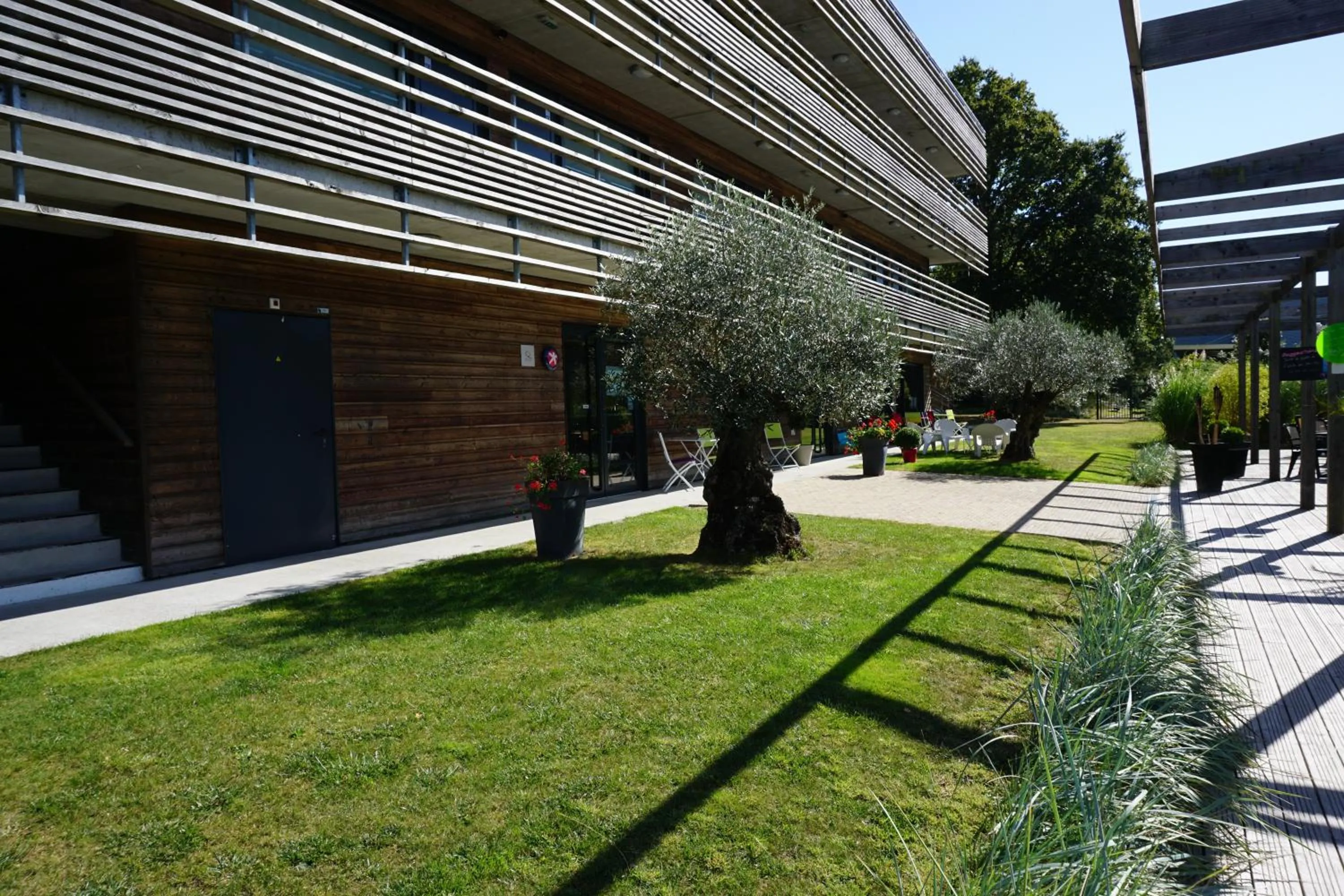 Garden in Hôtel Anaïade, The Originals City, Saint-Nazaire Pornichet