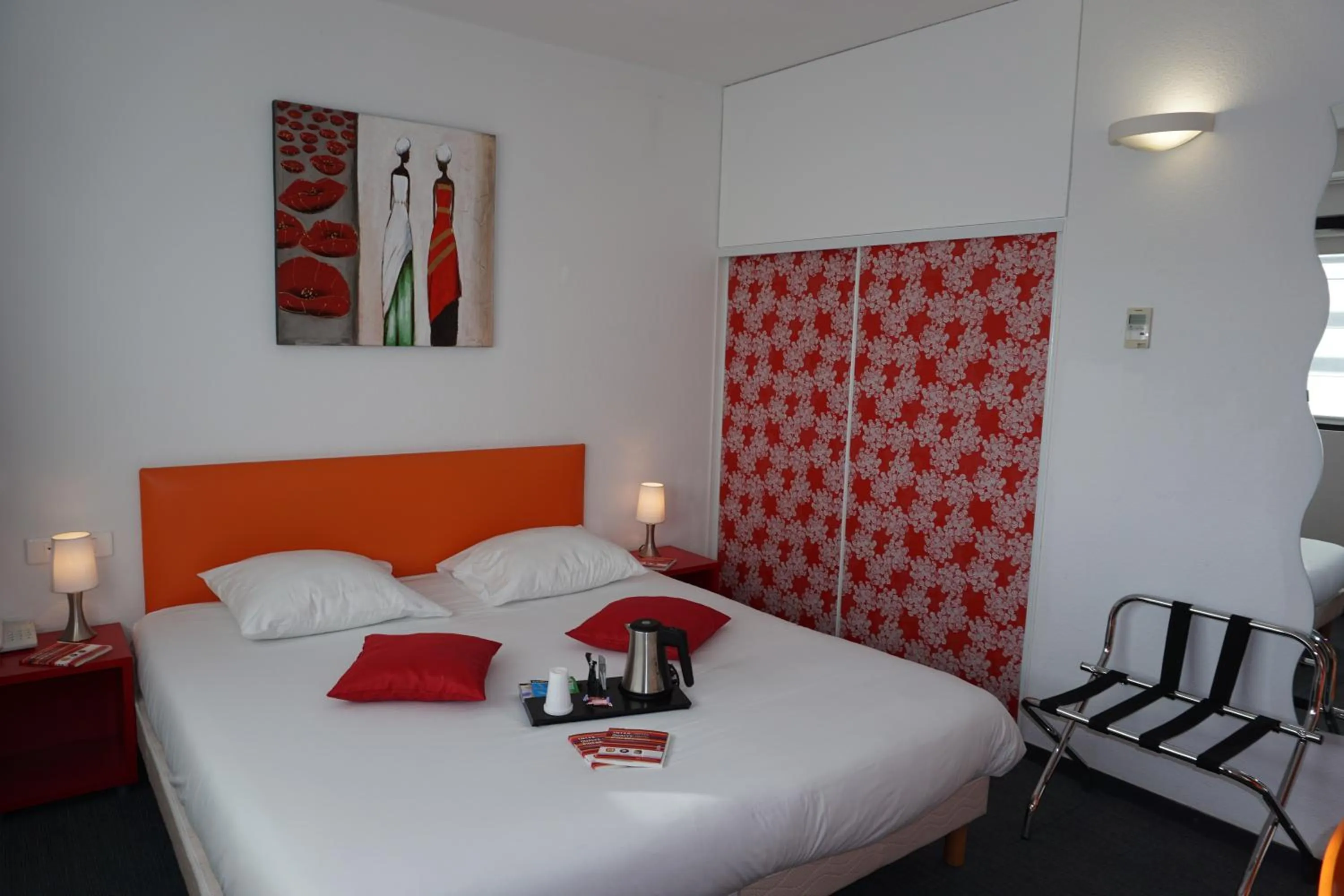 Bedroom, Bed in Hôtel Anaïade, The Originals City, Saint-Nazaire Pornichet