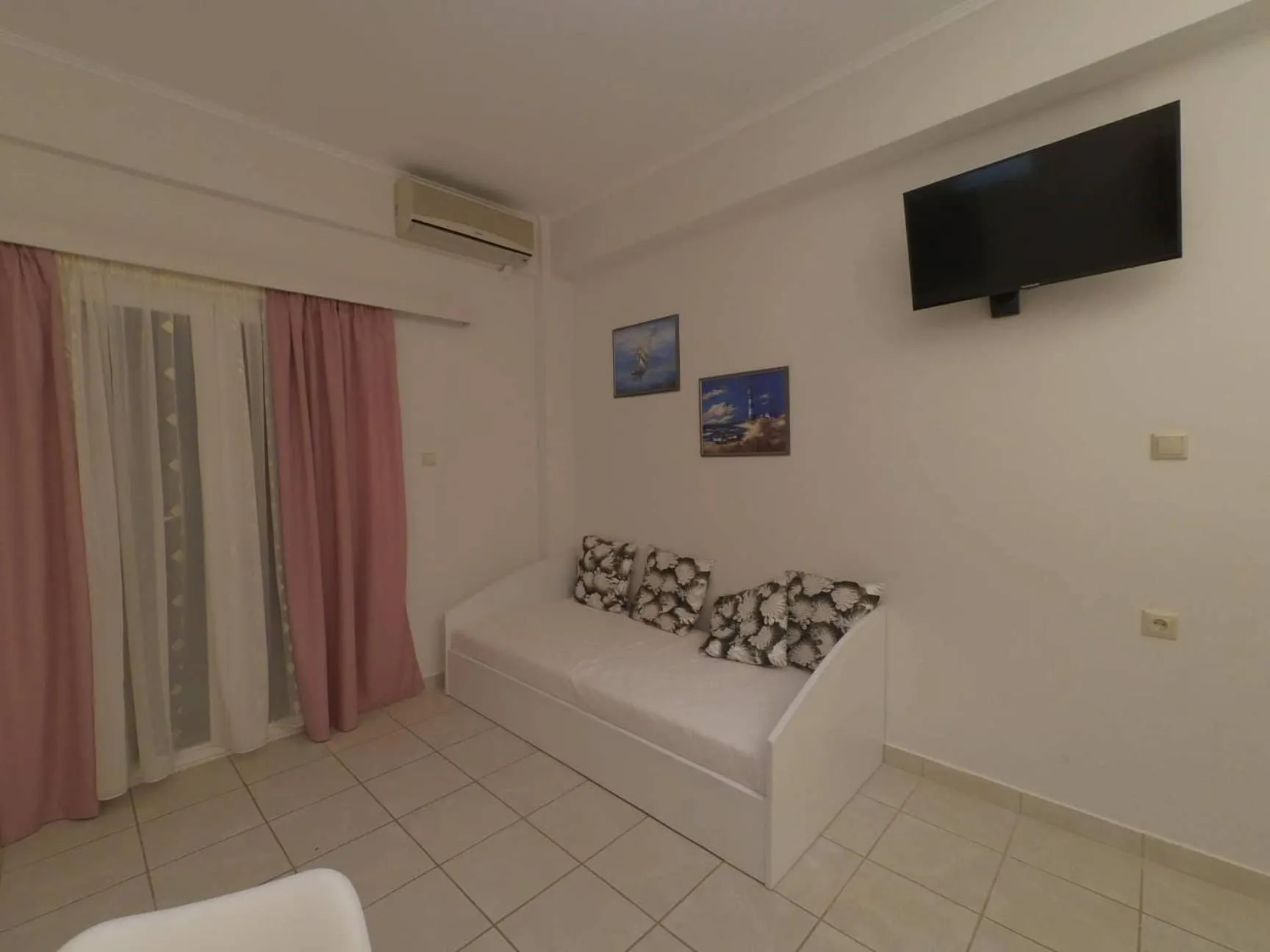 Photo of the whole room, Bed in Studios Magda