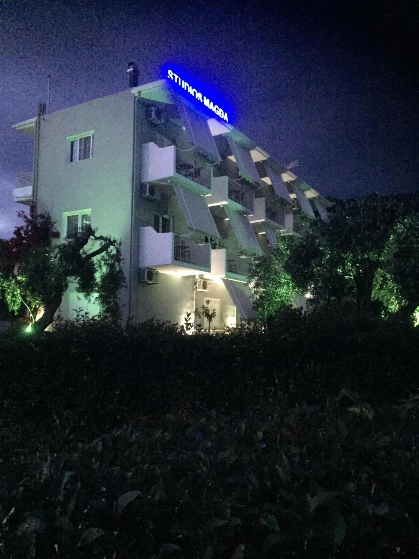 Property building in Studios Magda